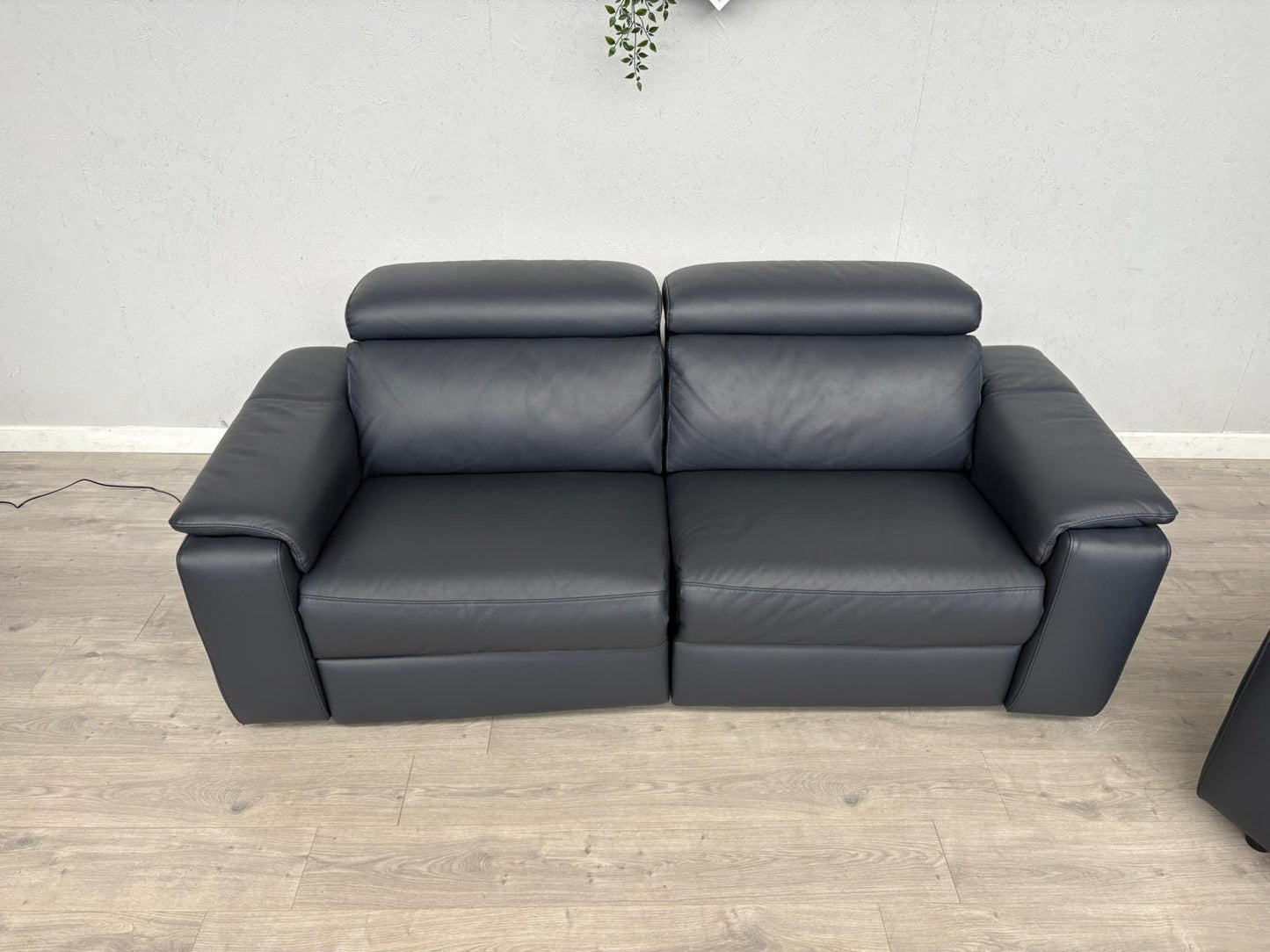F. Village Nicoletti DAVIDE Leather 3 + 2 Seater Sofas, Power Recliner RRP £5240