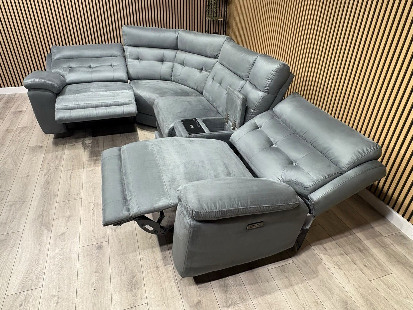 SCS Belford 1 Corner 3 Power Recliner Sofa with Media Console - RRP £2599