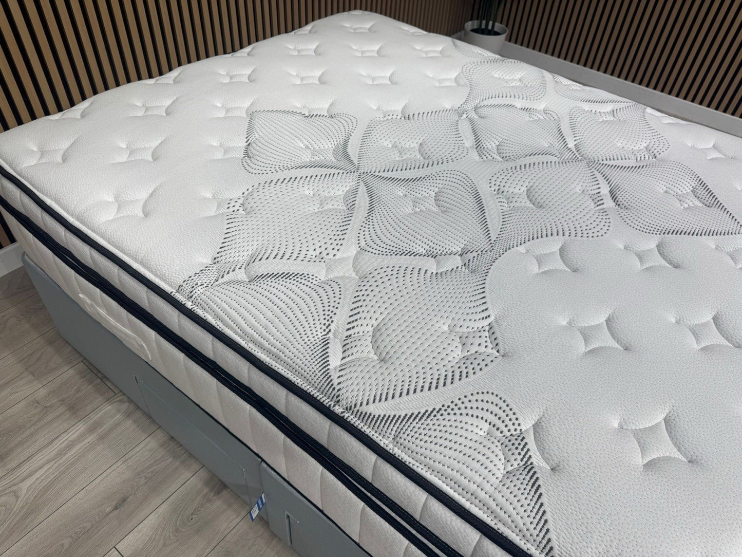 IGEL Nanotech 5000i 4ft 6 Double Mattress, Firm - RRP £1,899
