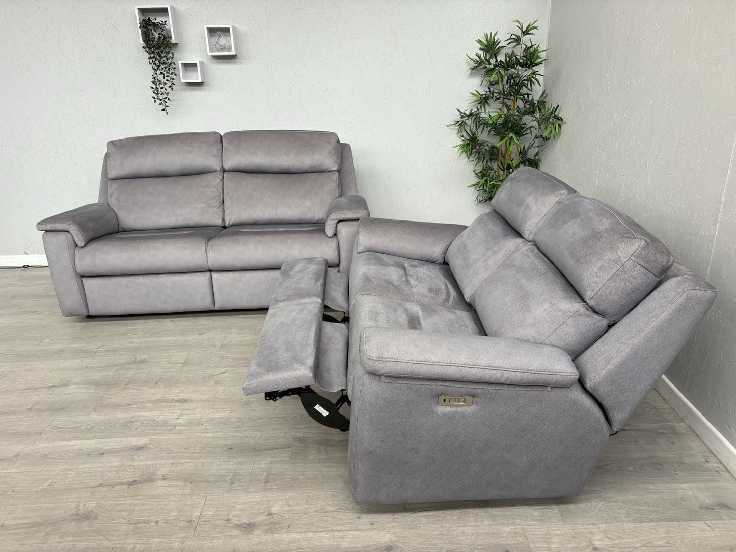 F. Village. G Plan - THORNBURY 3 + 2 Seater Power Recliner Sofa Set - RRP £5,890