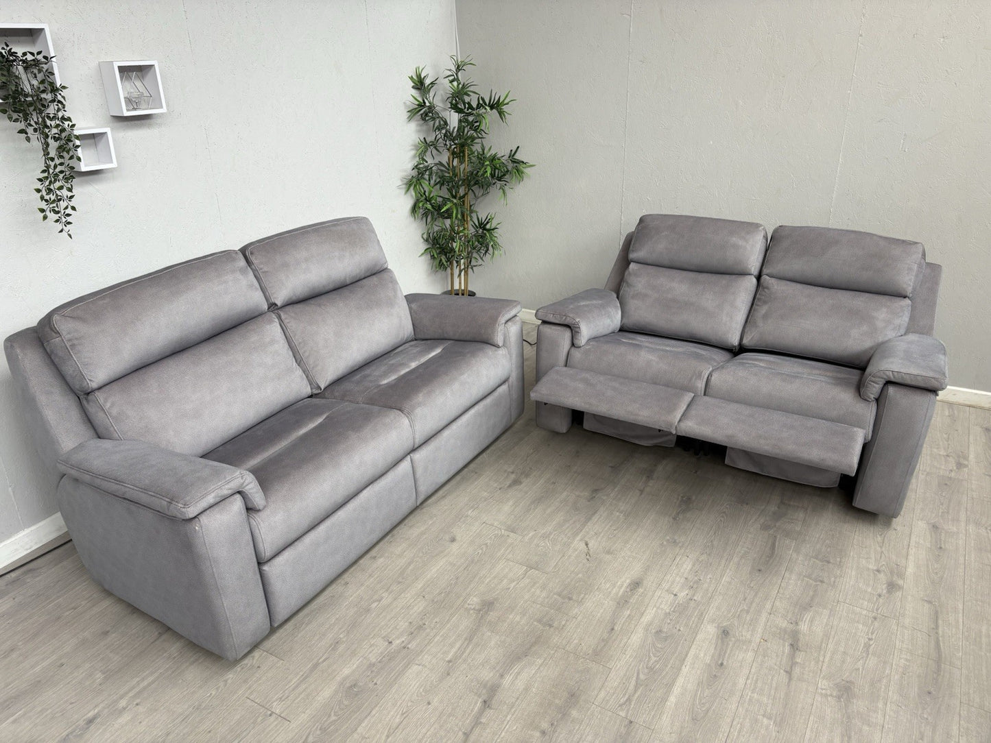 F. Village. G Plan - THORNBURY 3 + 2 Seater Power Recliner Sofa Set - RRP £5,890