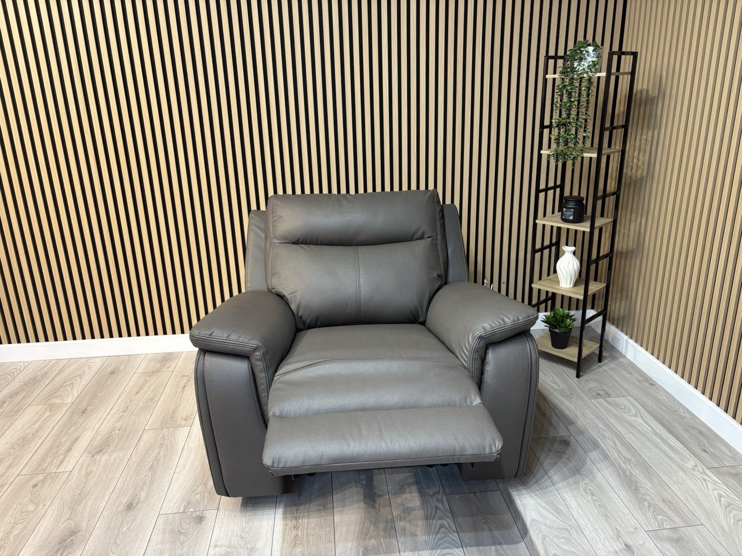 ScS - MAVERICK Fabric Power Recliner Armchair - RRP £999