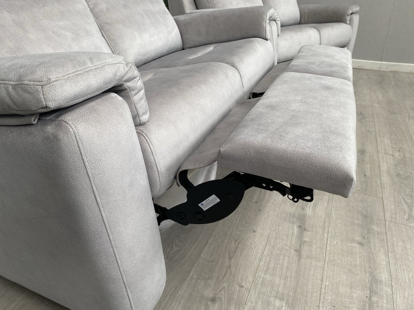 F. Village. G Plan - THORNBURY 2 x 2 Seater Power Recliner Sofa Set - RRP £7,990