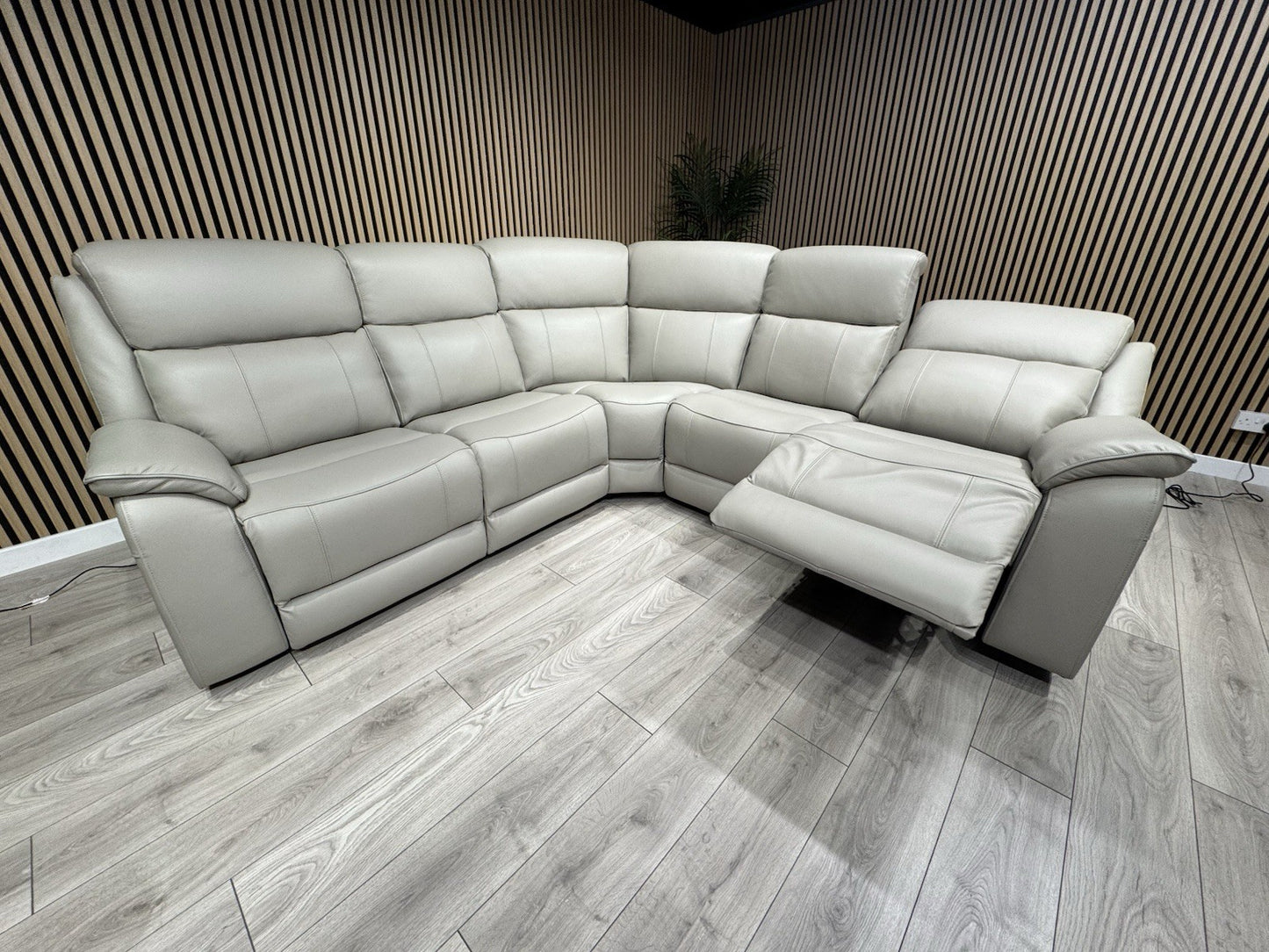 Furniture Village MORENO Style Leather Power Recliner Corner Sofa - RRP £3,395