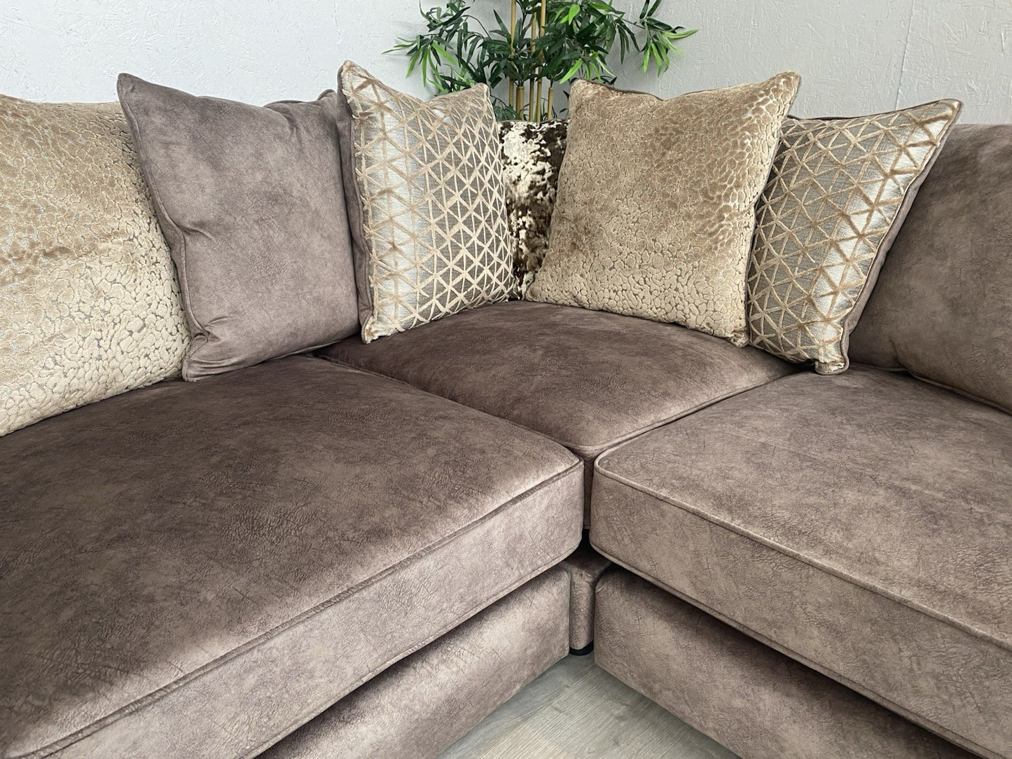 Furniture Village ARIANA Small Fabric RHF Pillow Back Corner Sofa - RRP £3,695
