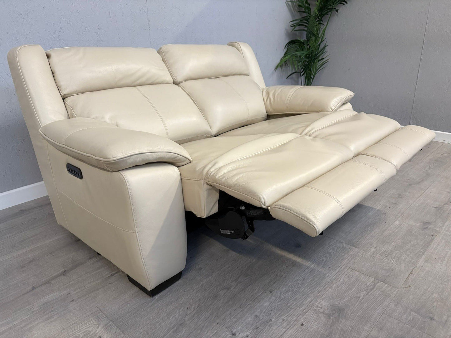 F. Village STARLIGHT EXPRESS Leather 2 Seater Power Recliner Sofa - RRP £2,545