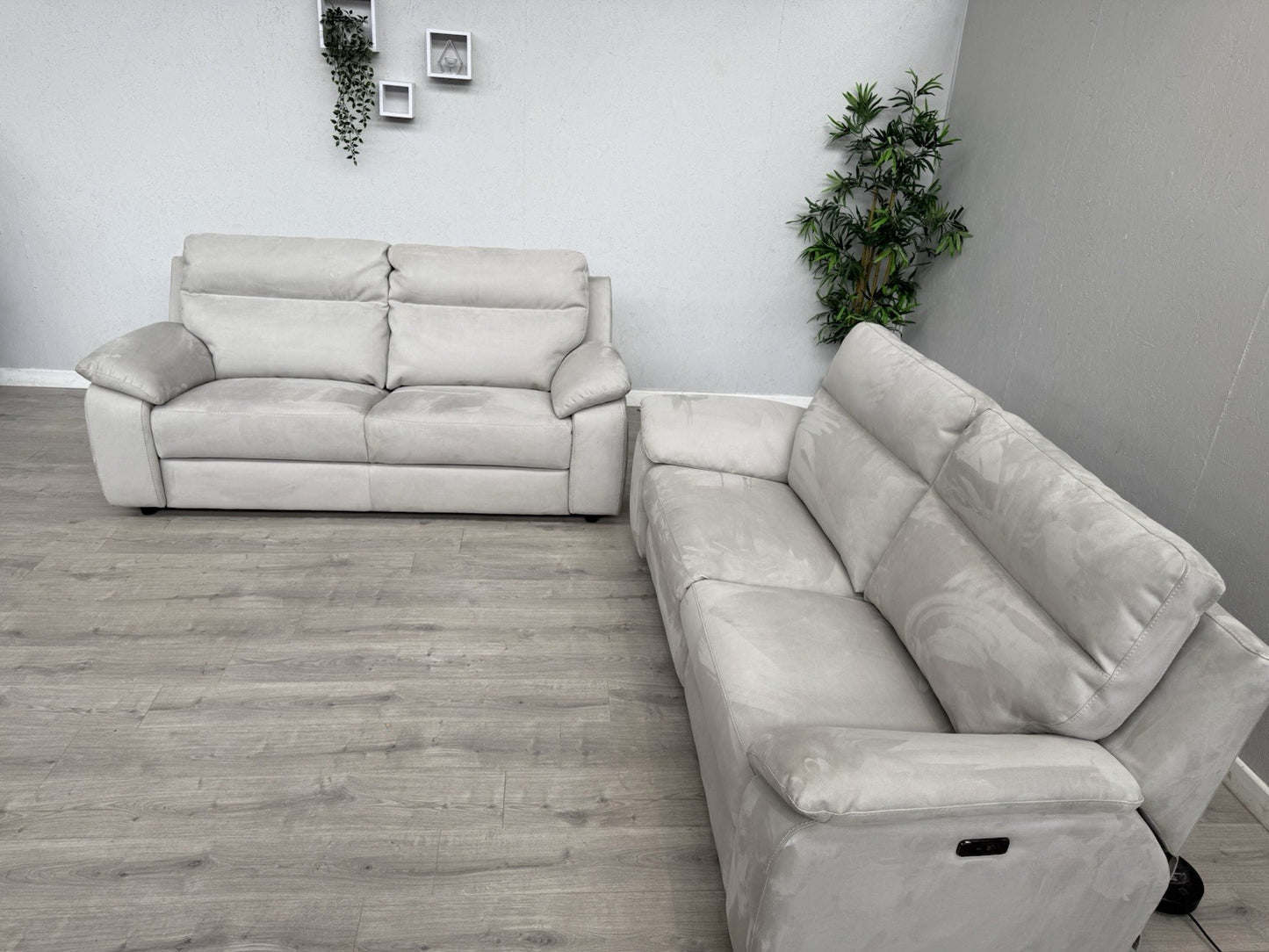 F. Village Nicoletti PEPINO 2 x 3 Seater Fabric Sofas Power Recliner - RRP £4810