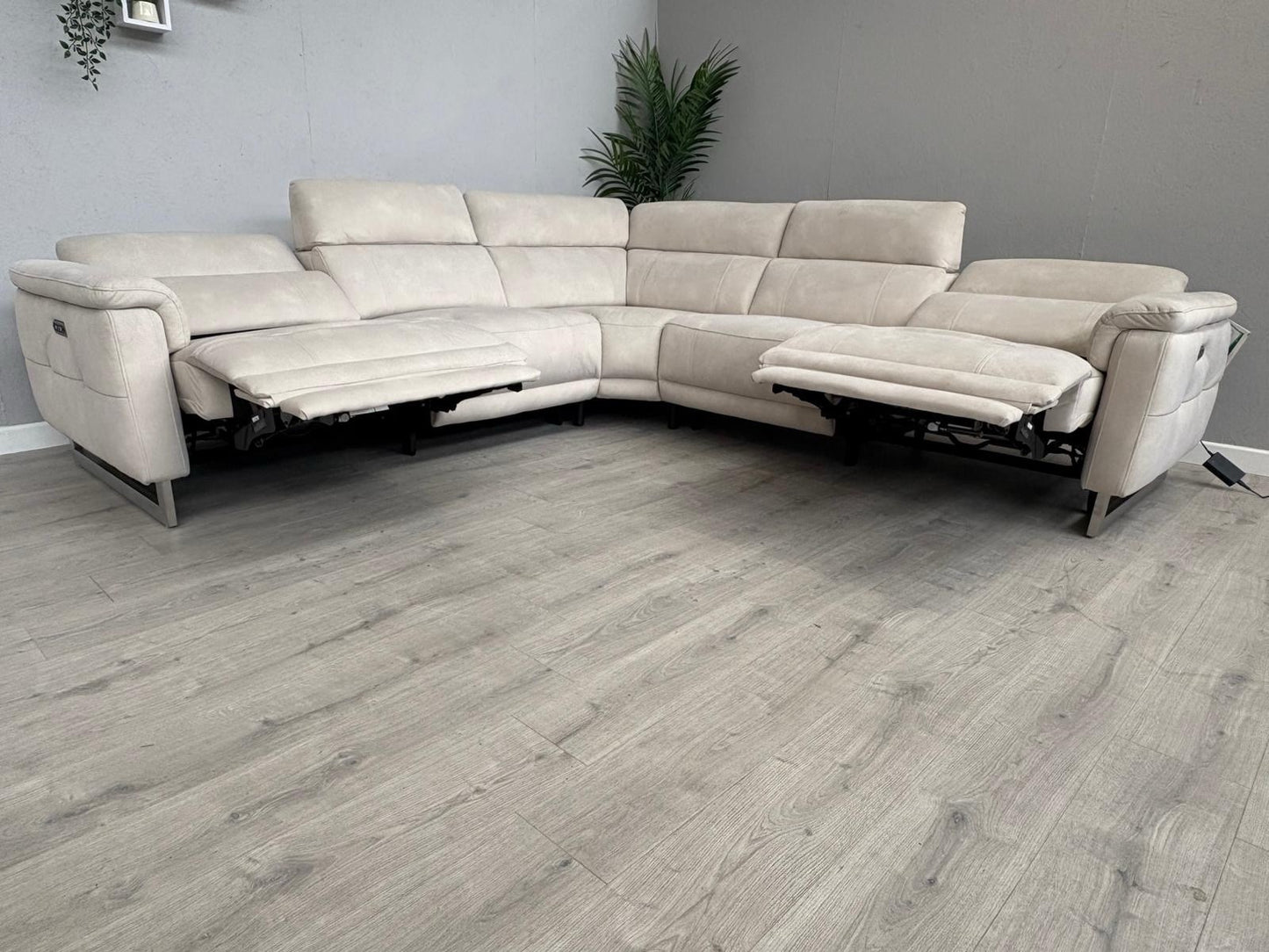 Furniture Village MOET Fabric Large Power Recliner Corner Sofa - RRP £3,595