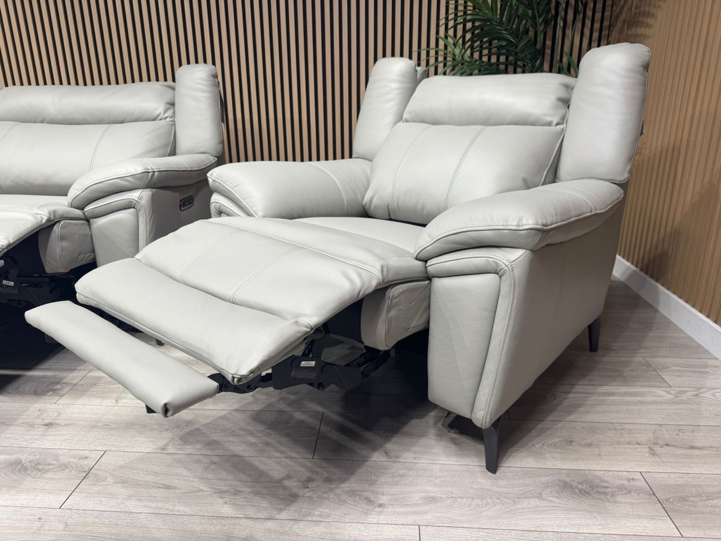 F. Village PANACHE Leather 3 Seater Sofa + Armchair, Power Recliner - RRP £2,890