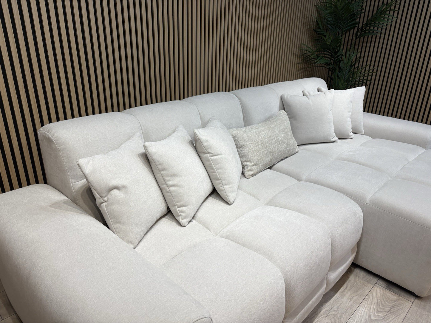 EVE CLOUD Large Fabric 3 Seater RHF Chaise Corner Sofa - RRP £2,299
