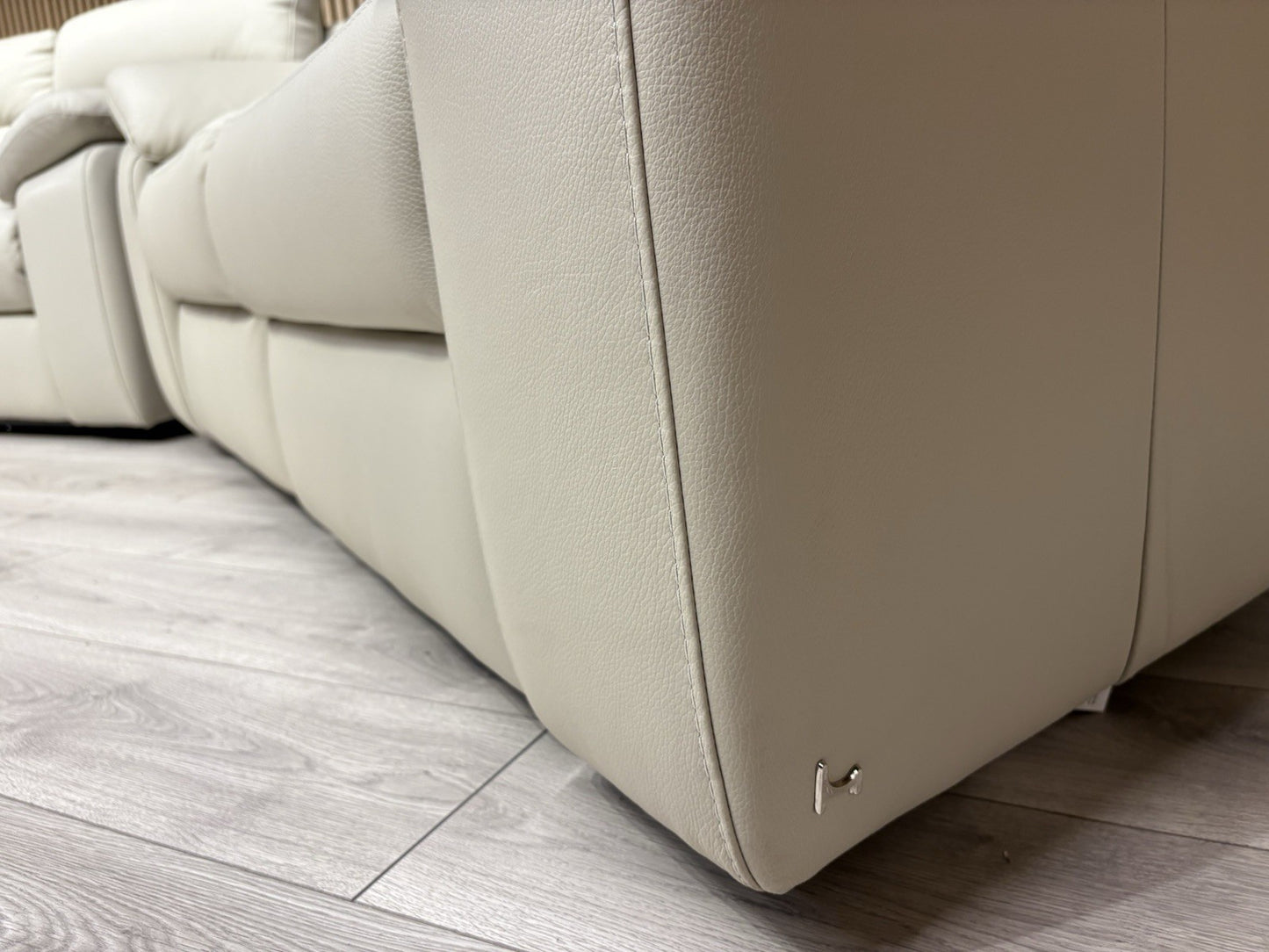 F. Village Nicoletti PEPINO Leather 2 Seater Power Recliner Sofa - RRP £2,495