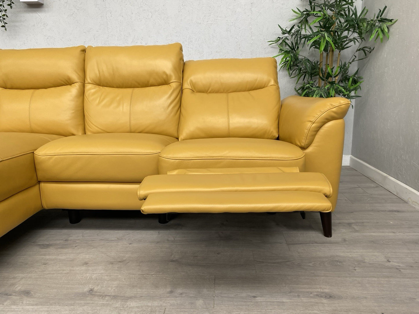 Furniture Village MORGAN Leather Power Recliner LHF Chaise End Sofa - RRP £1,995