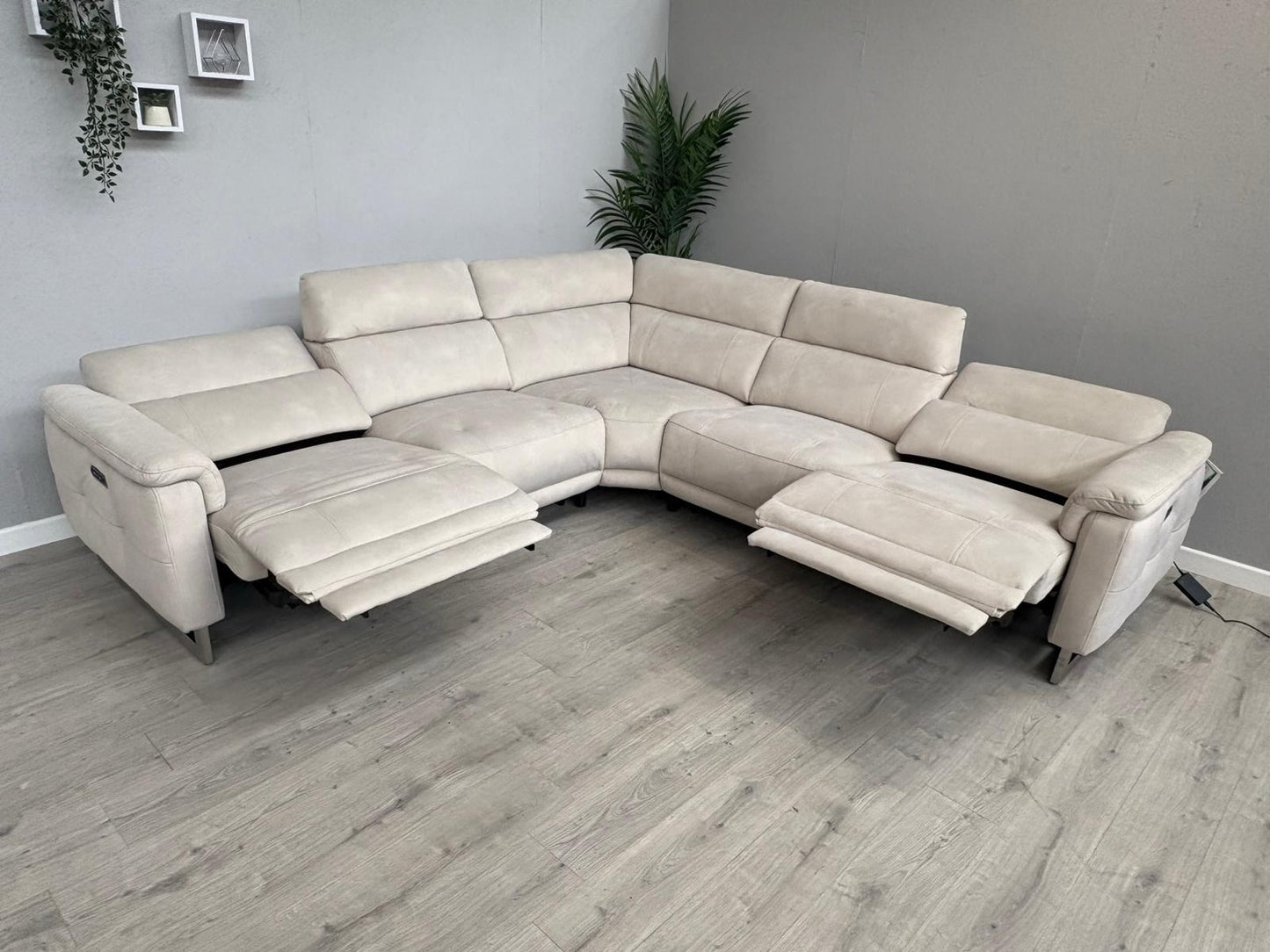 Furniture Village MOET Fabric Large Power Recliner Corner Sofa - RRP £3,595