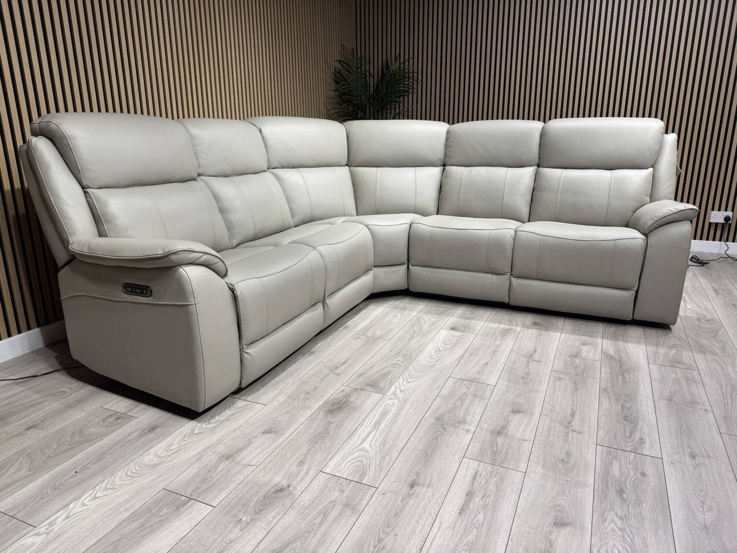 Furniture Village MORENO Style Leather Power Recliner Corner Sofa - RRP £3,395