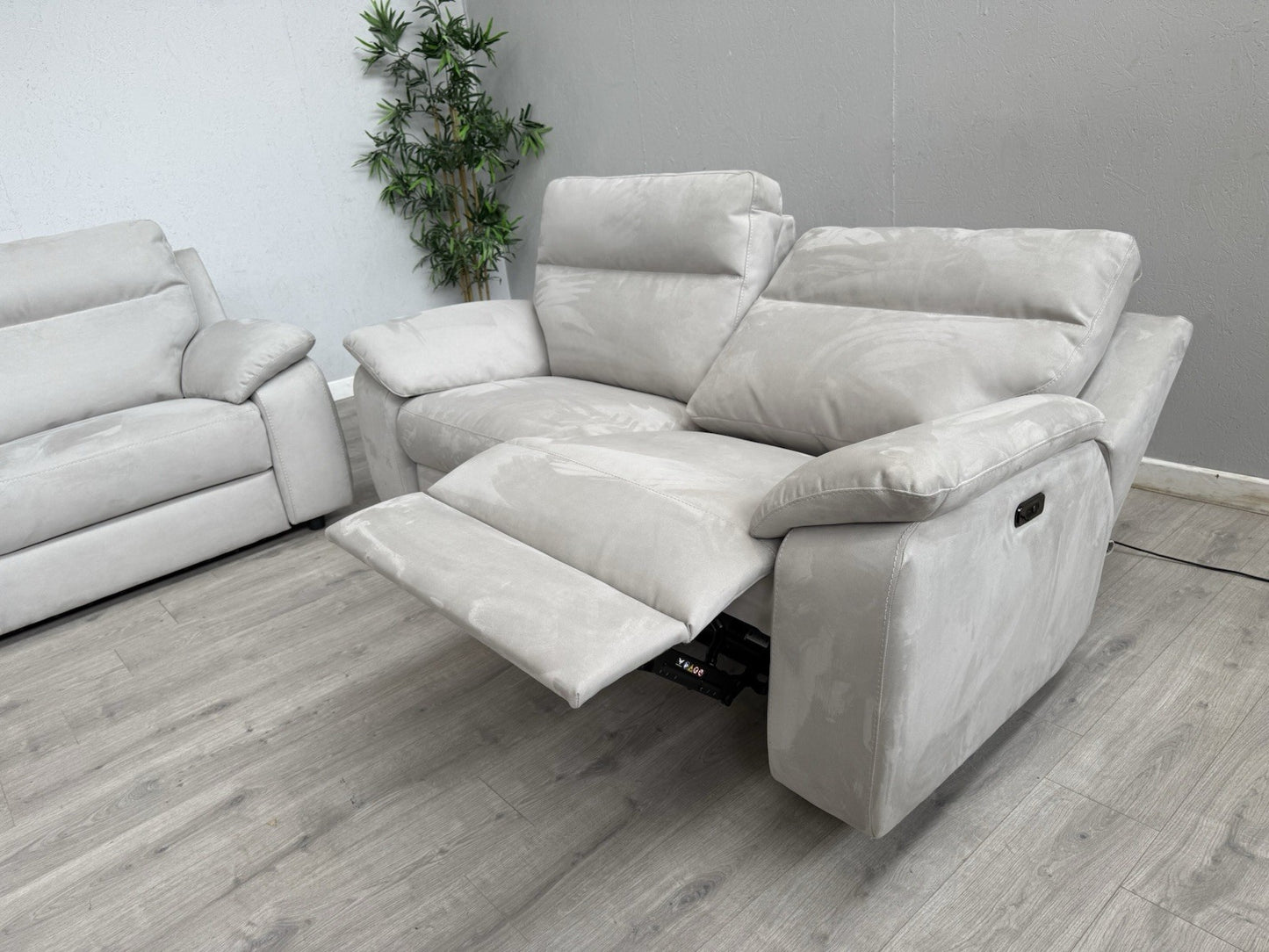 F. Village Nicoletti PEPINO 2 x 3 Seater Fabric Sofas Power Recliner - RRP £4810