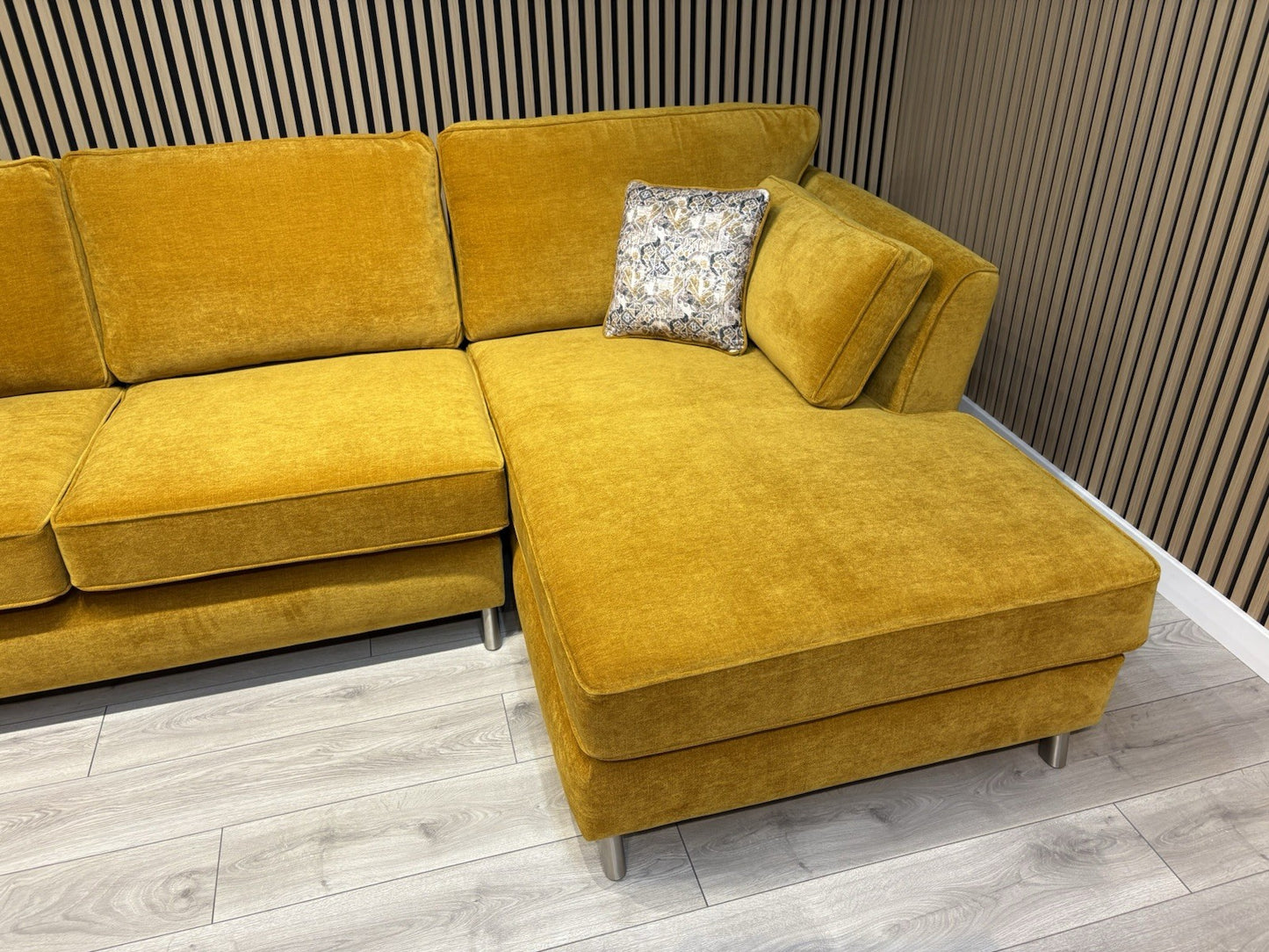 Furniture Village SASHA Fabric Large RHF Chaise Corner Sofa - RRP £3,295