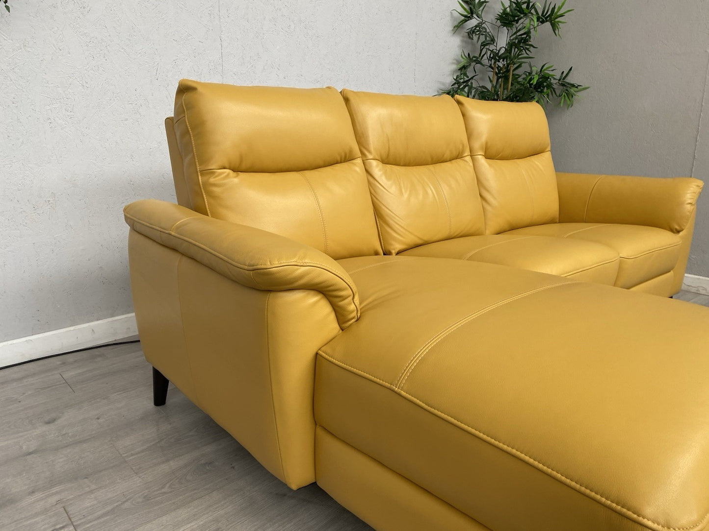 Furniture Village MORGAN Leather Power Recliner LHF Chaise End Sofa - RRP £1,995