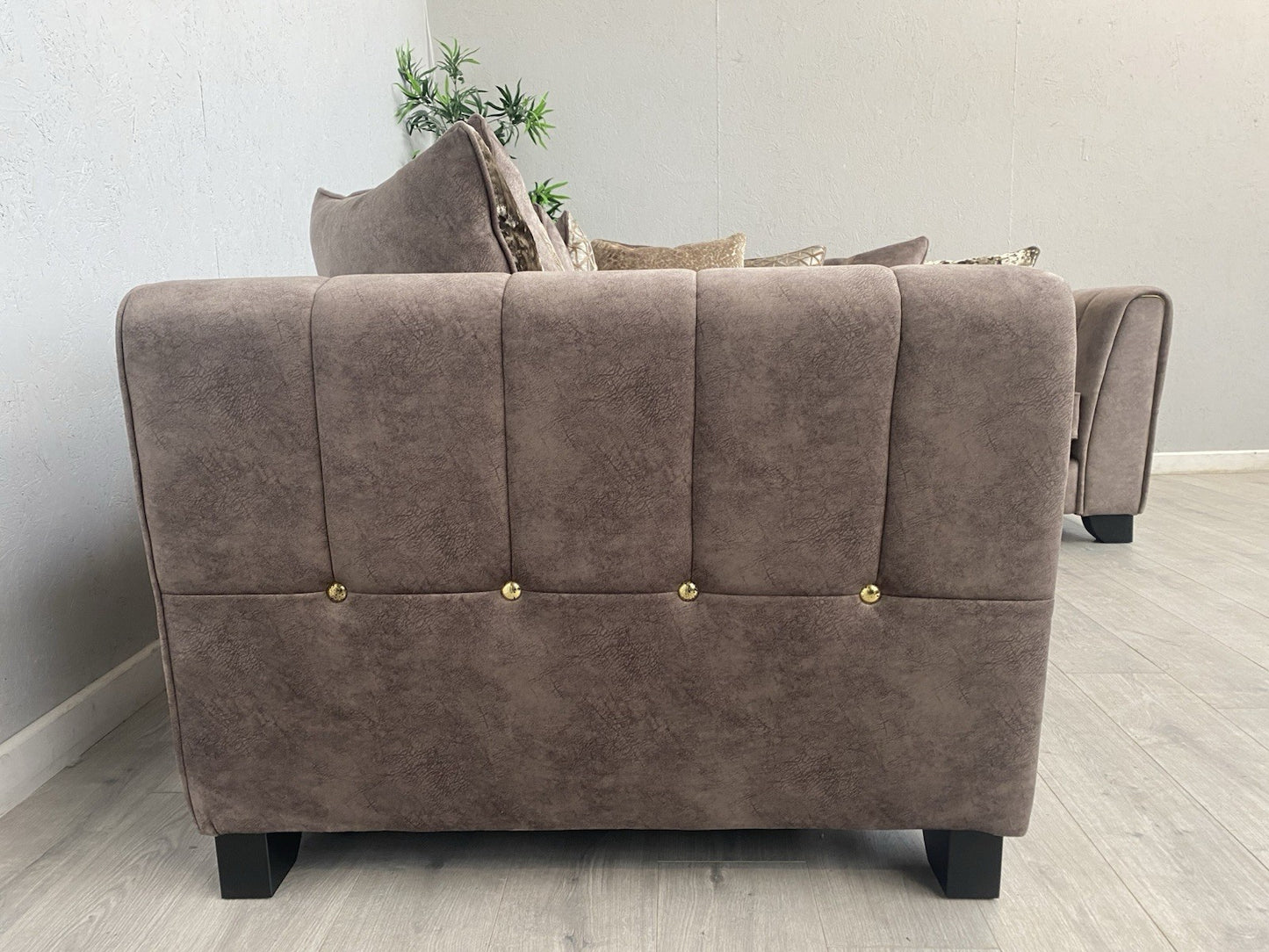 Furniture Village ARIANA Small Fabric RHF Pillow Back Corner Sofa - RRP £3,695