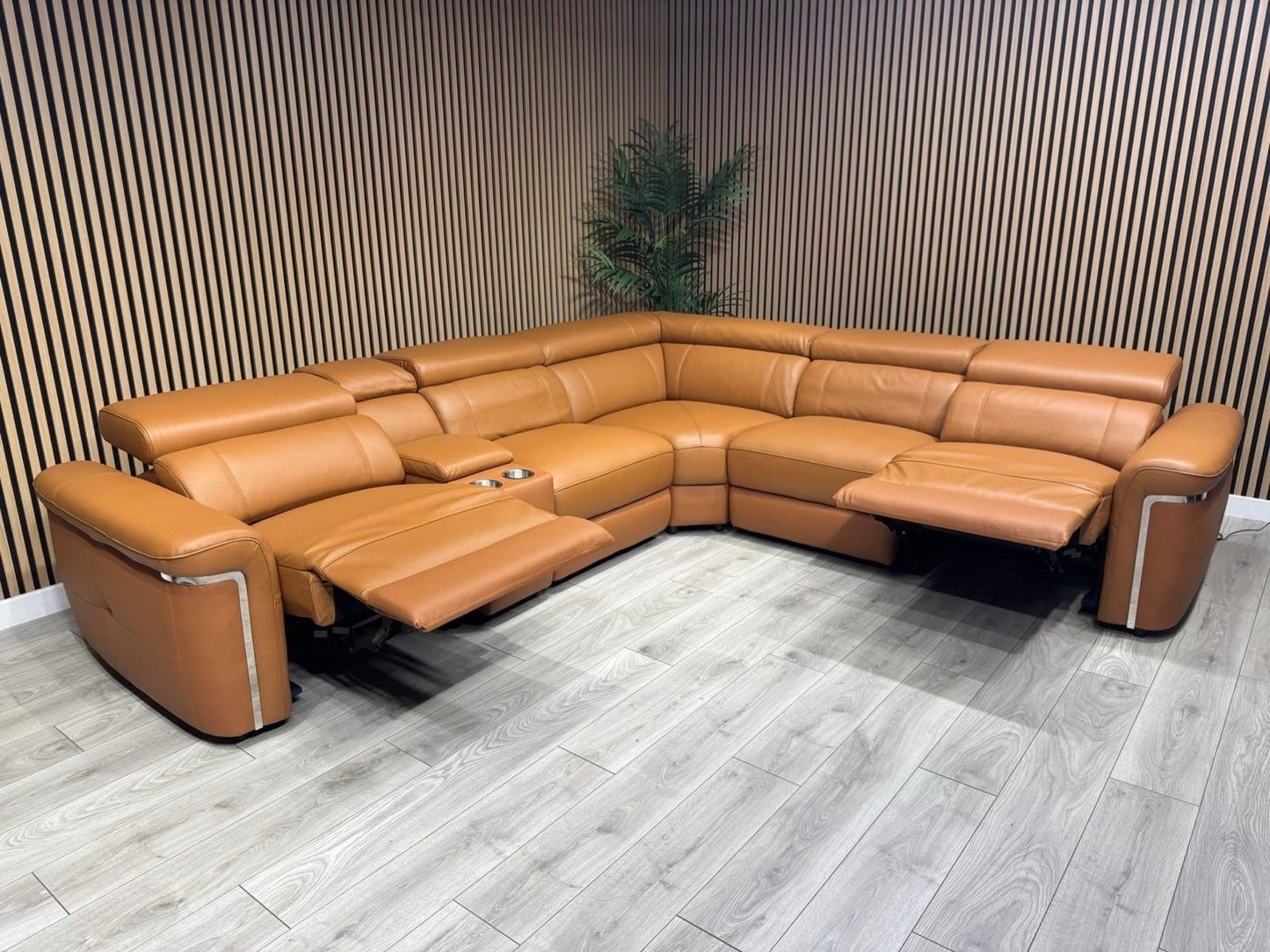 VENICE Leather 2 Corner 2 Power Recliner Sofa + Console - RRP £5,599