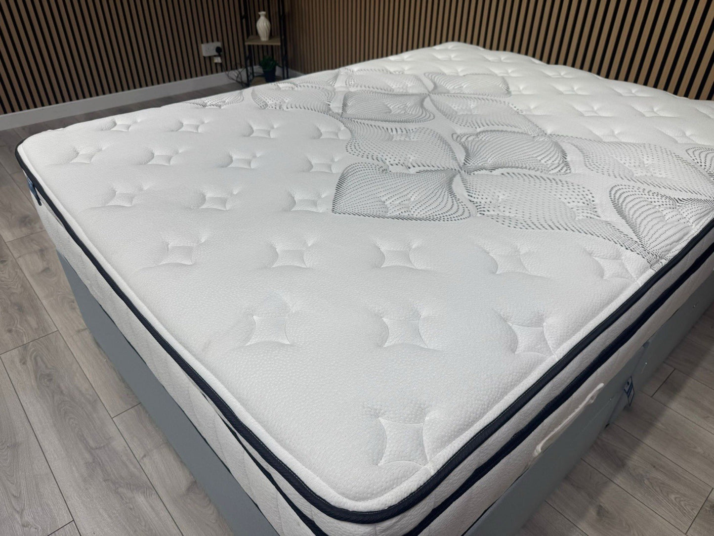 IGEL Nanotech 5000i 4ft 6 Double Mattress, Firm - RRP £1,899
