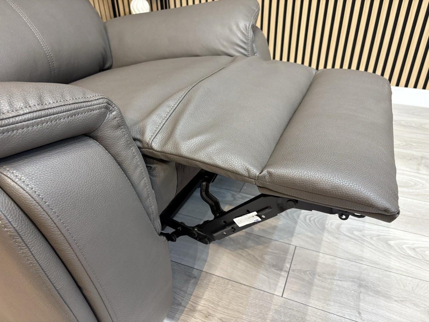 ScS - MAVERICK Fabric Power Recliner Armchair - RRP £999