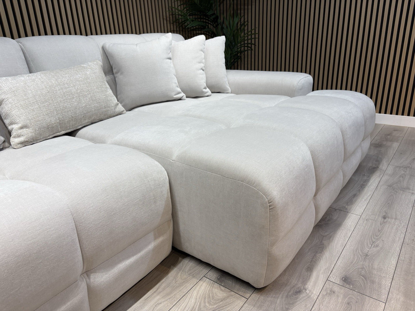 EVE CLOUD Large Fabric 3 Seater RHF Chaise Corner Sofa - RRP £2,299