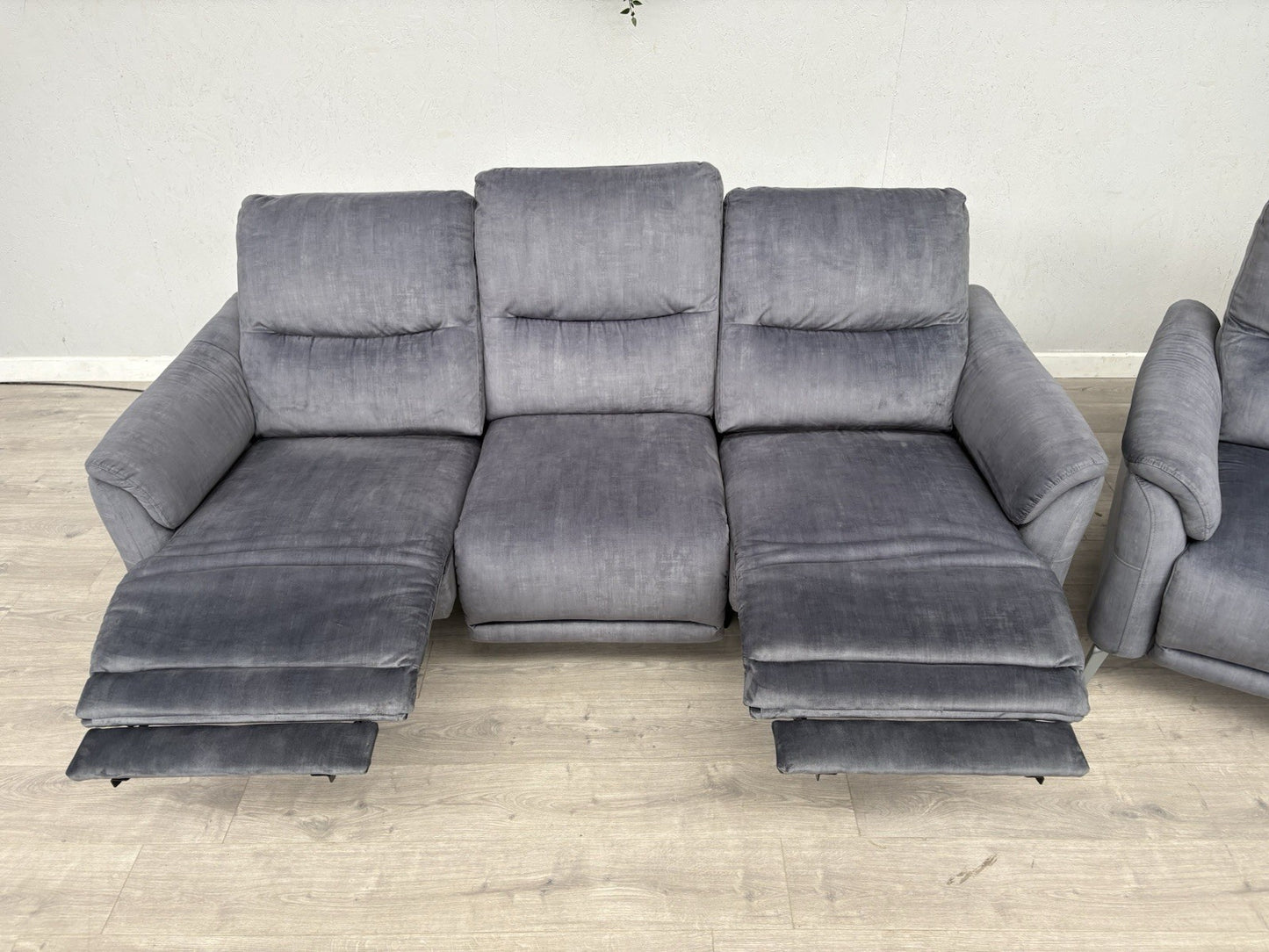 F. Village DAYTONA Fabric 3 + 2 Seater Sofa Set, Power Recliner - RRP £2,490