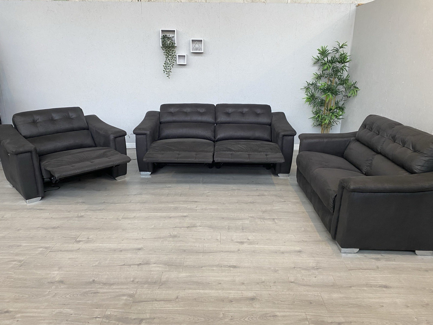 DFS - La-Z-Boy NEW HOLLYWOOD Fabric 3 + 2 Seater Sofas + Cuddler Armchair, Power
