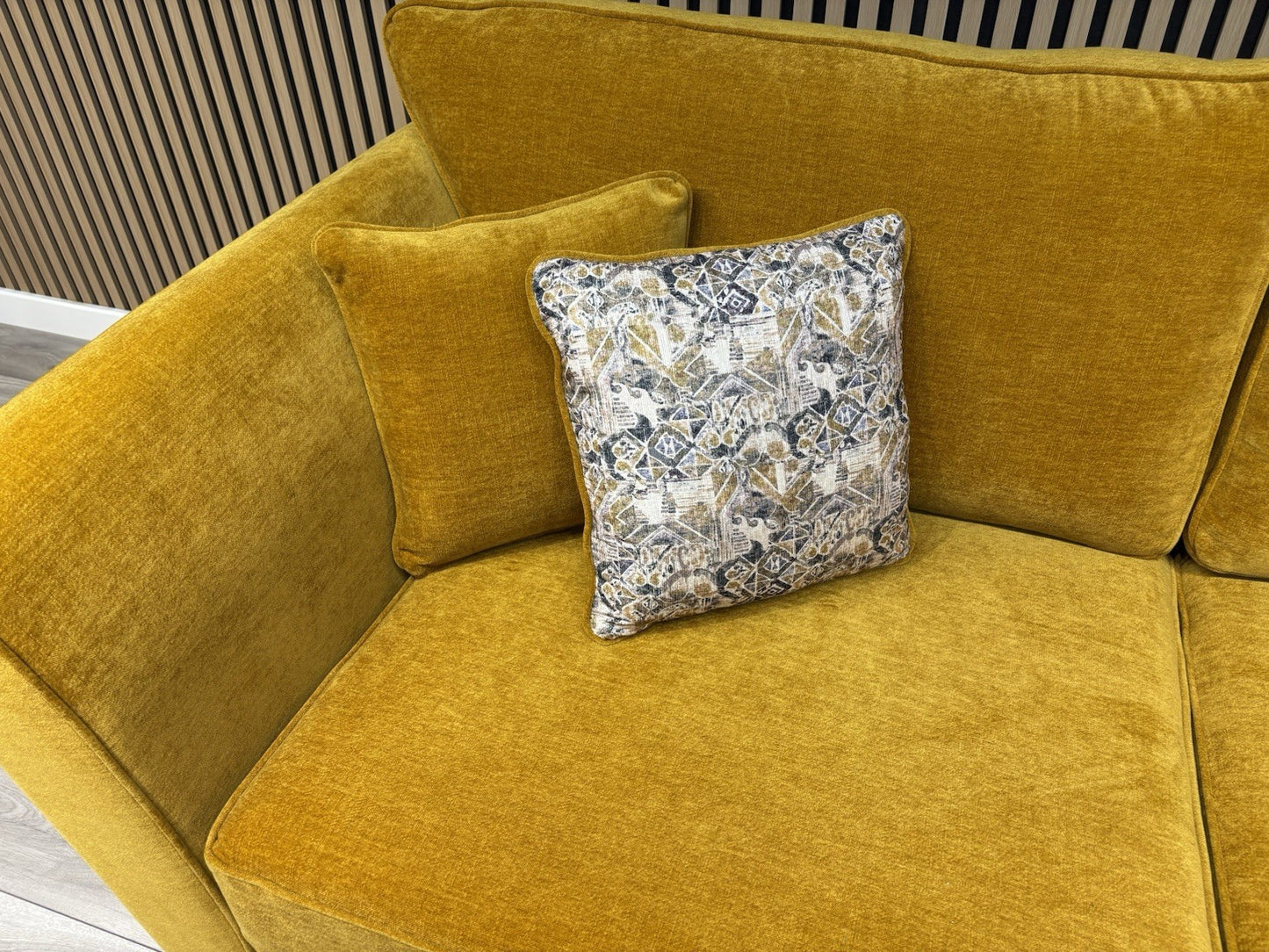 Furniture Village SASHA Fabric Large RHF Chaise Corner Sofa - RRP £3,295