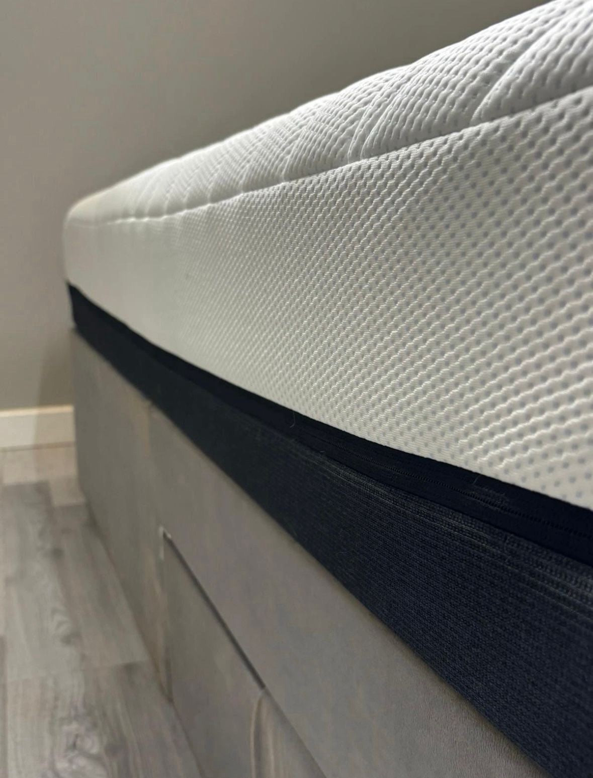 Tempur PRO PLUS Smart Cool 4ft 6 Double Mattress, Medium / Firm - RRP £2,299