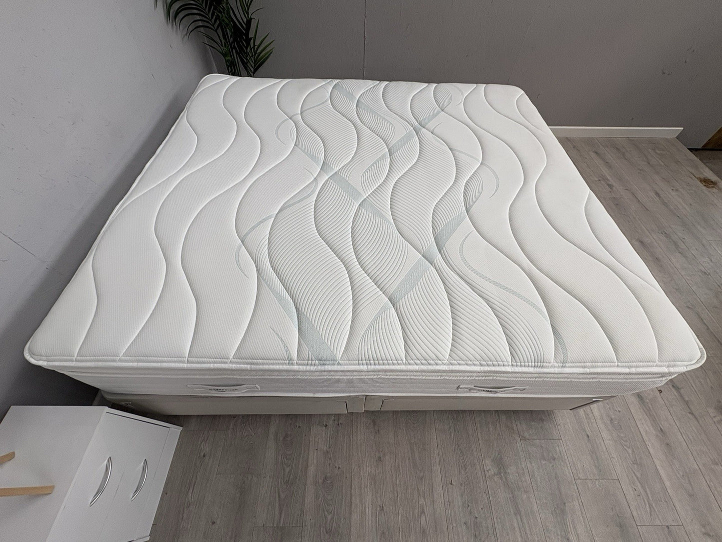 Slumberland AIR 9 Memory Pocket 6ft Superking Mattress, Firm - RRP £1,249