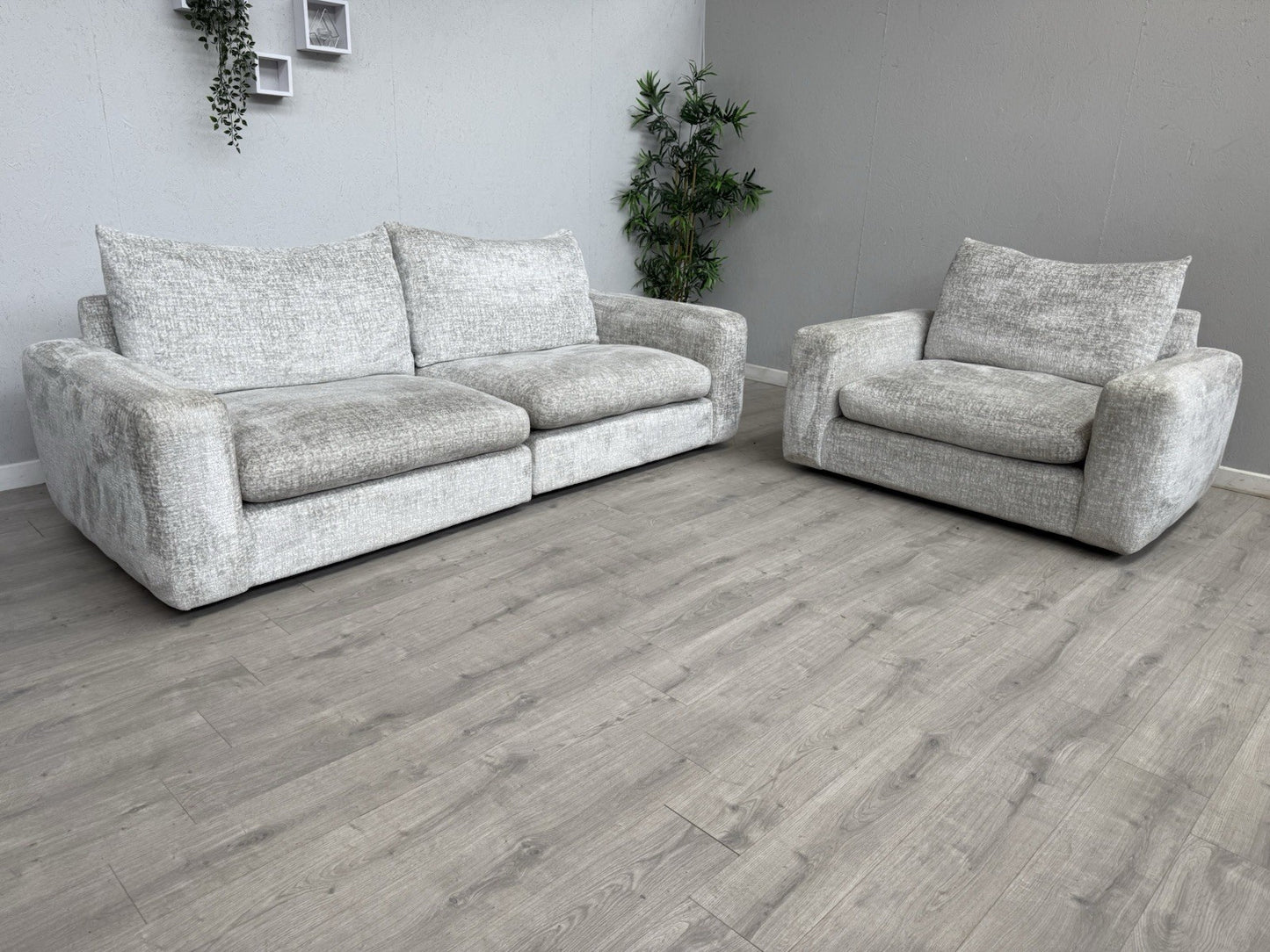 Furniture Village Boutique Pandora 4 Seater Split Sofa + Snuggler RRP £4895