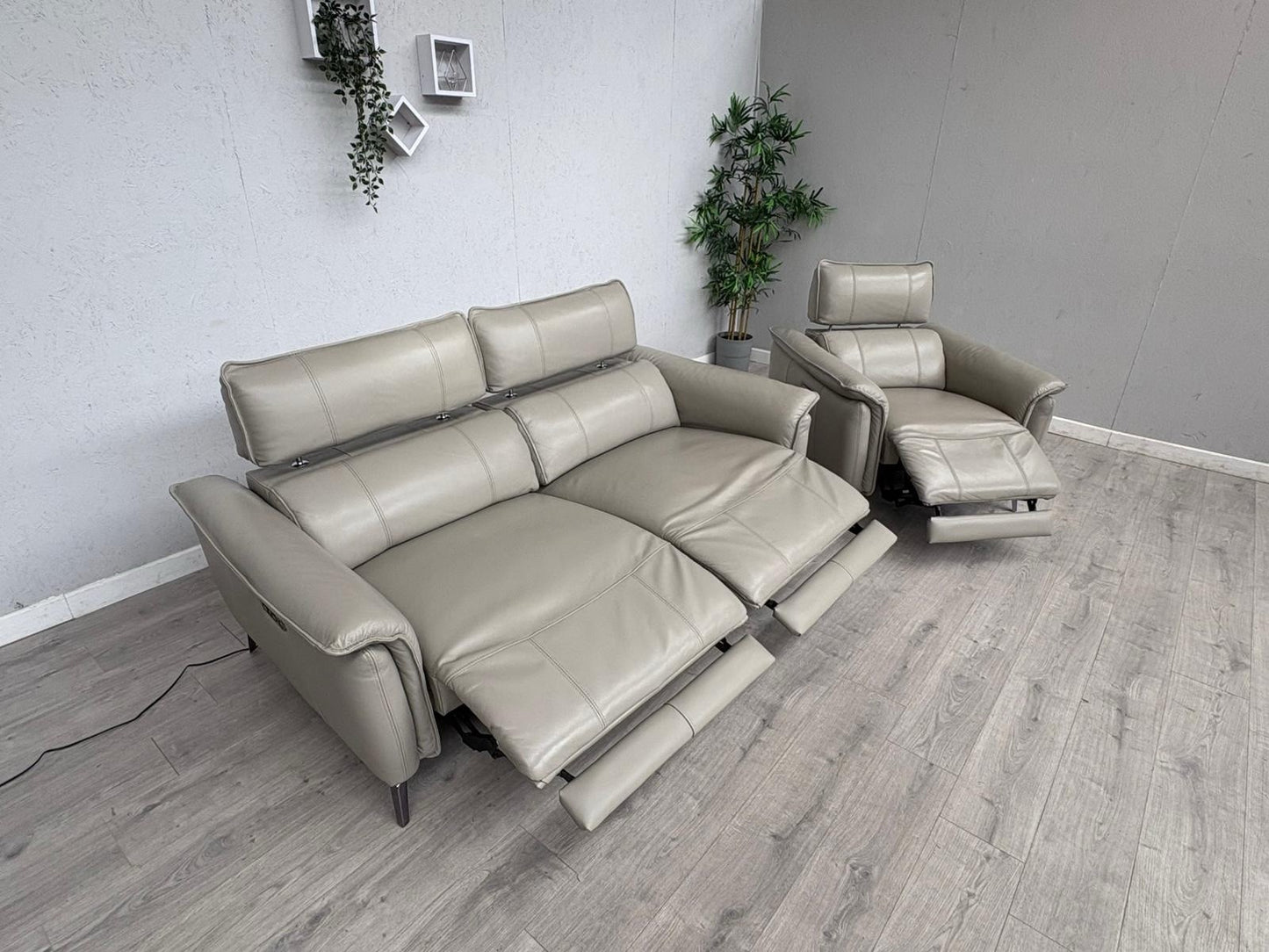 F. Village JUDE Leather 3 Seater Sofa + Armchair, Power Recliners - RRP £4,390
