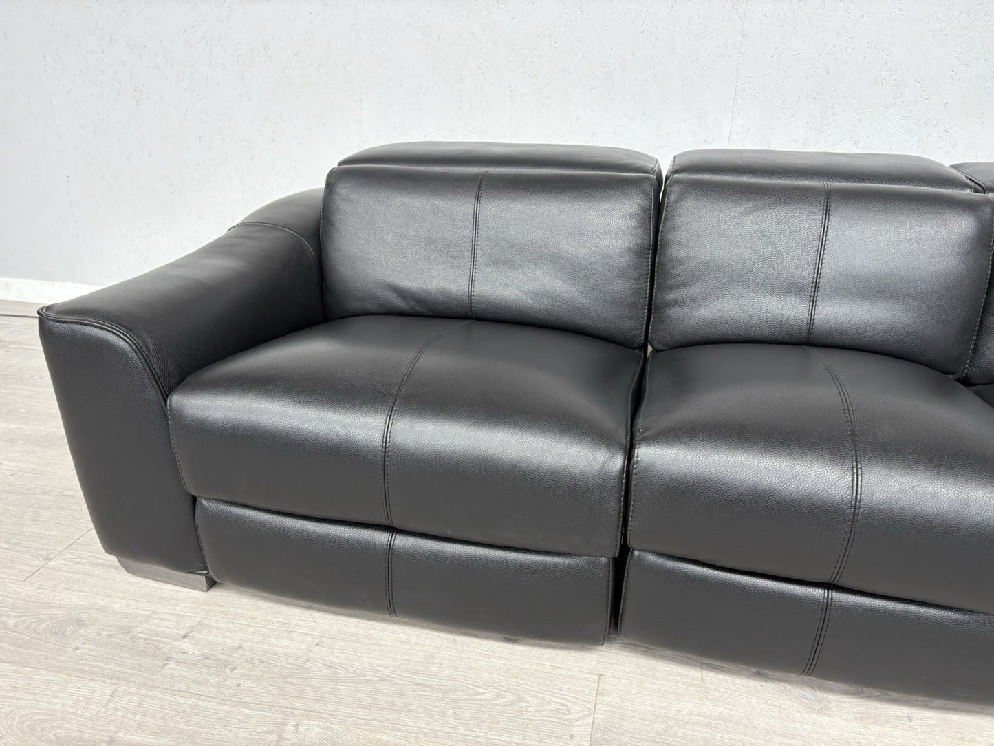Furniture Village XAVIER Leather 4 Seater Sofa with Power Recliners - RRP £2,895