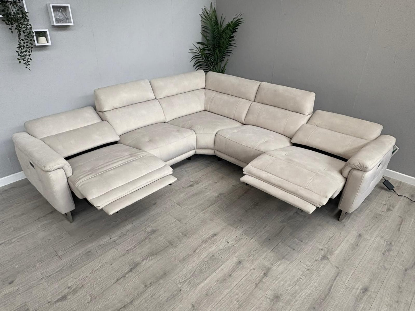 Furniture Village MOET Fabric Large Power Recliner Corner Sofa - RRP £3,595