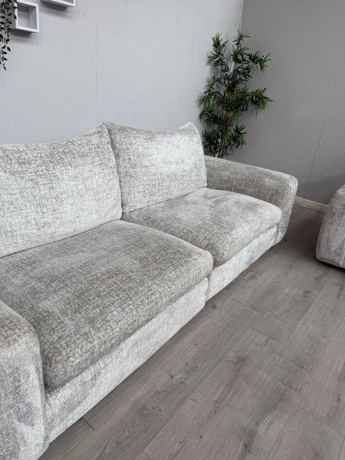 Furniture Village Boutique Pandora 4 Seater Split Sofa + Snuggler RRP £4895