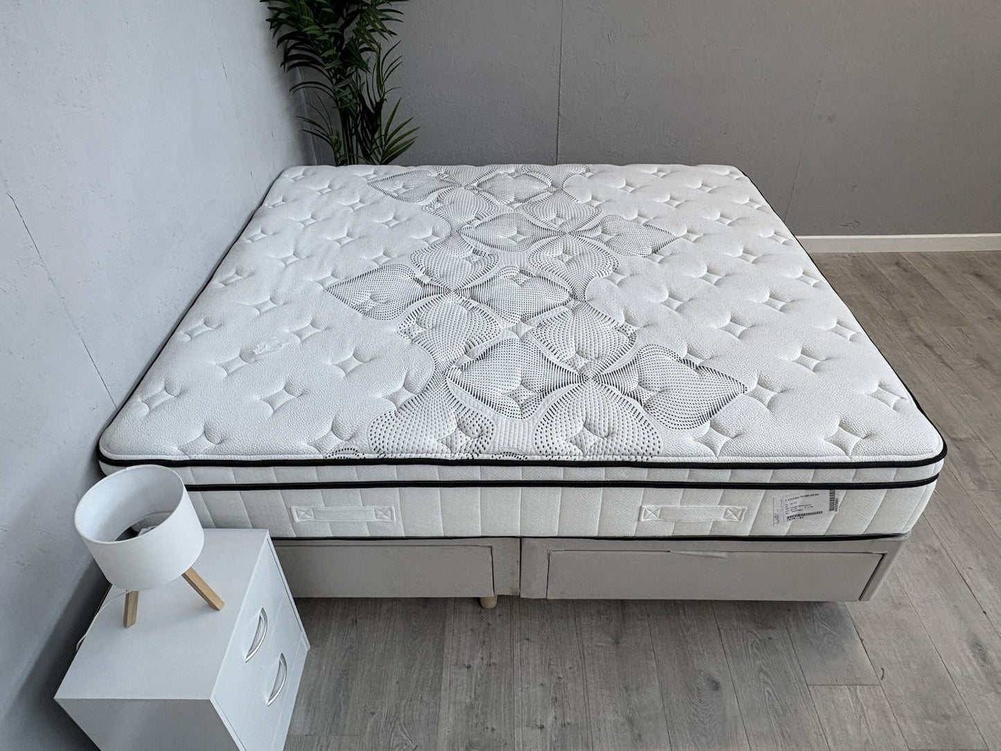 IGEL Nanotech 3000i 6ft Superking Mattress, Medium - RRP £1,949