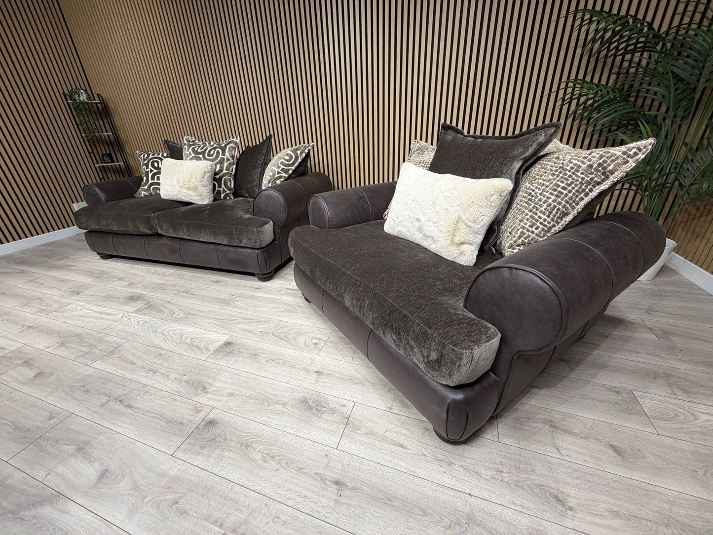 Viscount Fabric 3 Seater Sofa + Love Chair Set - RRP £3898 (PRE ORDER 6-8 WEEKS)