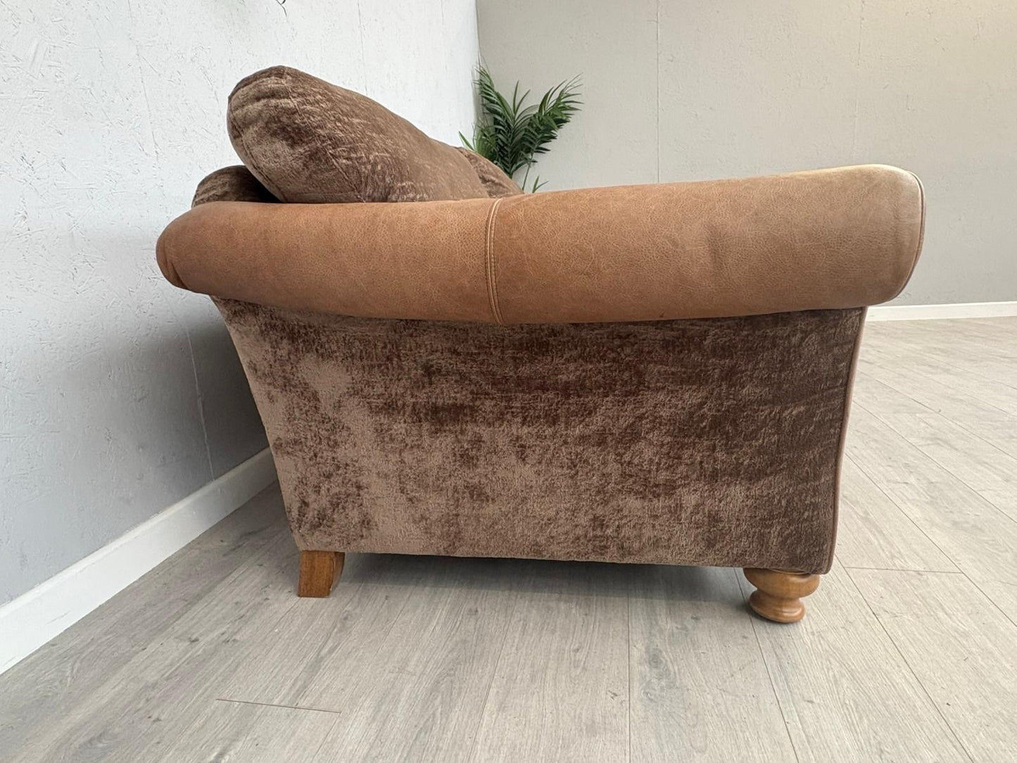 Alexander & James 3 Seater Fabric/Leather Sofa RRP: £2000
