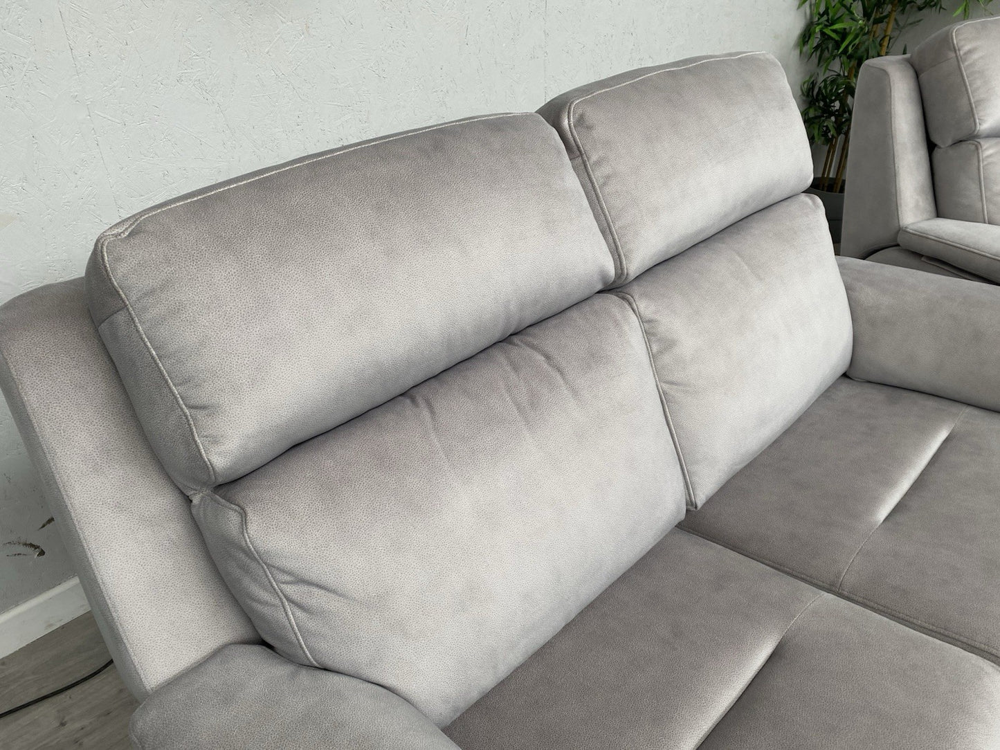 F. Village. G Plan - THORNBURY 2 x 2 Seater Power Recliner Sofa Set - RRP £7,990
