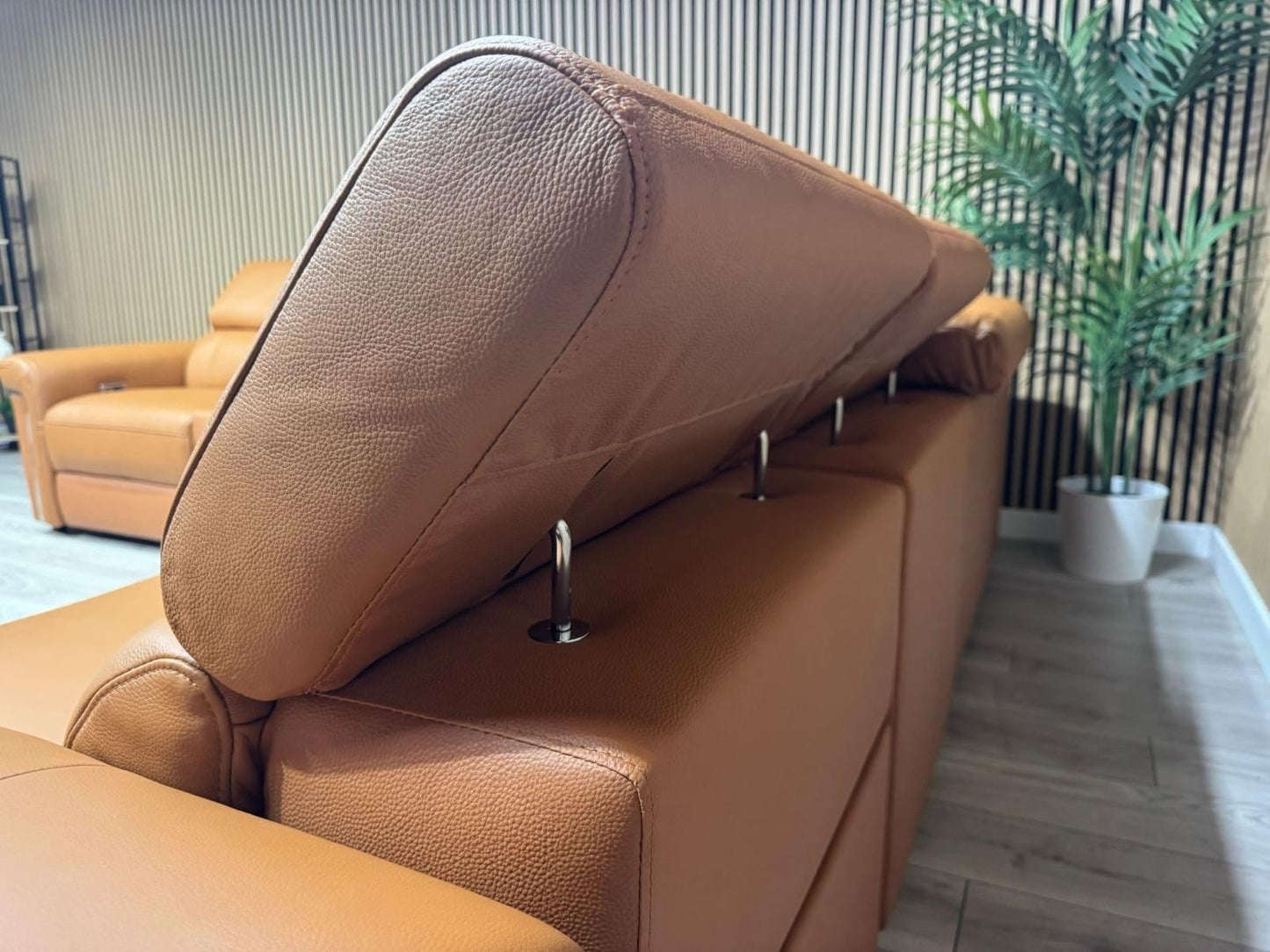 VENICE Leather 2 Corner 2 Power Recliner Sofa + Console - RRP £5,599