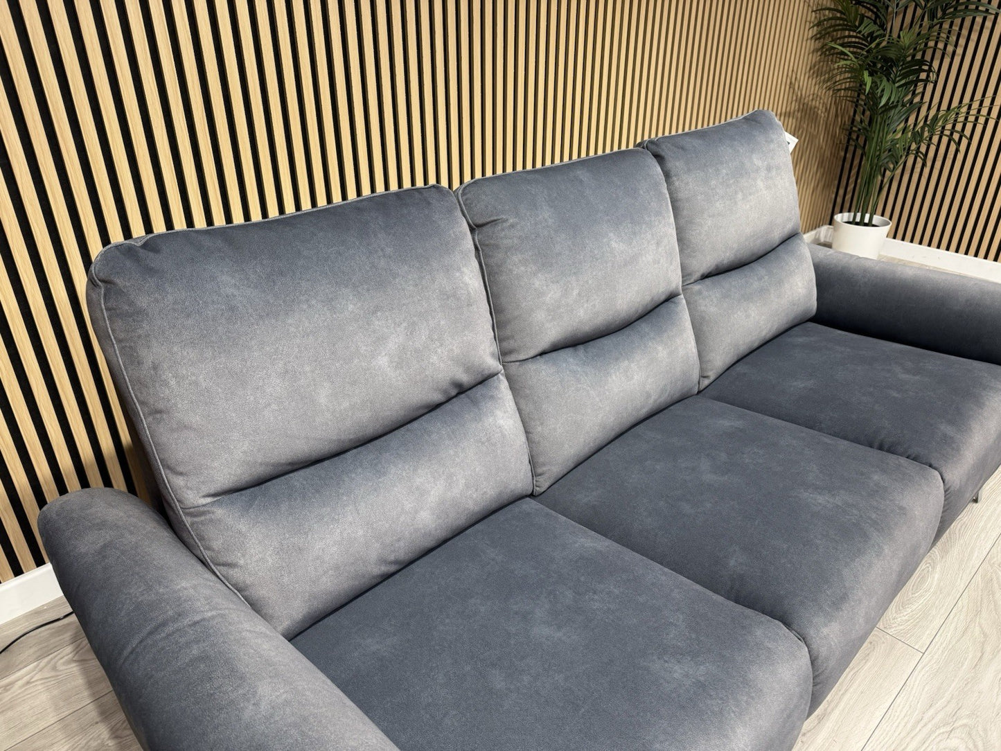 F. Village DAYTONA Fabric 3 Seater Power Recliner Bluetooth Sofa - RRP £1,695
