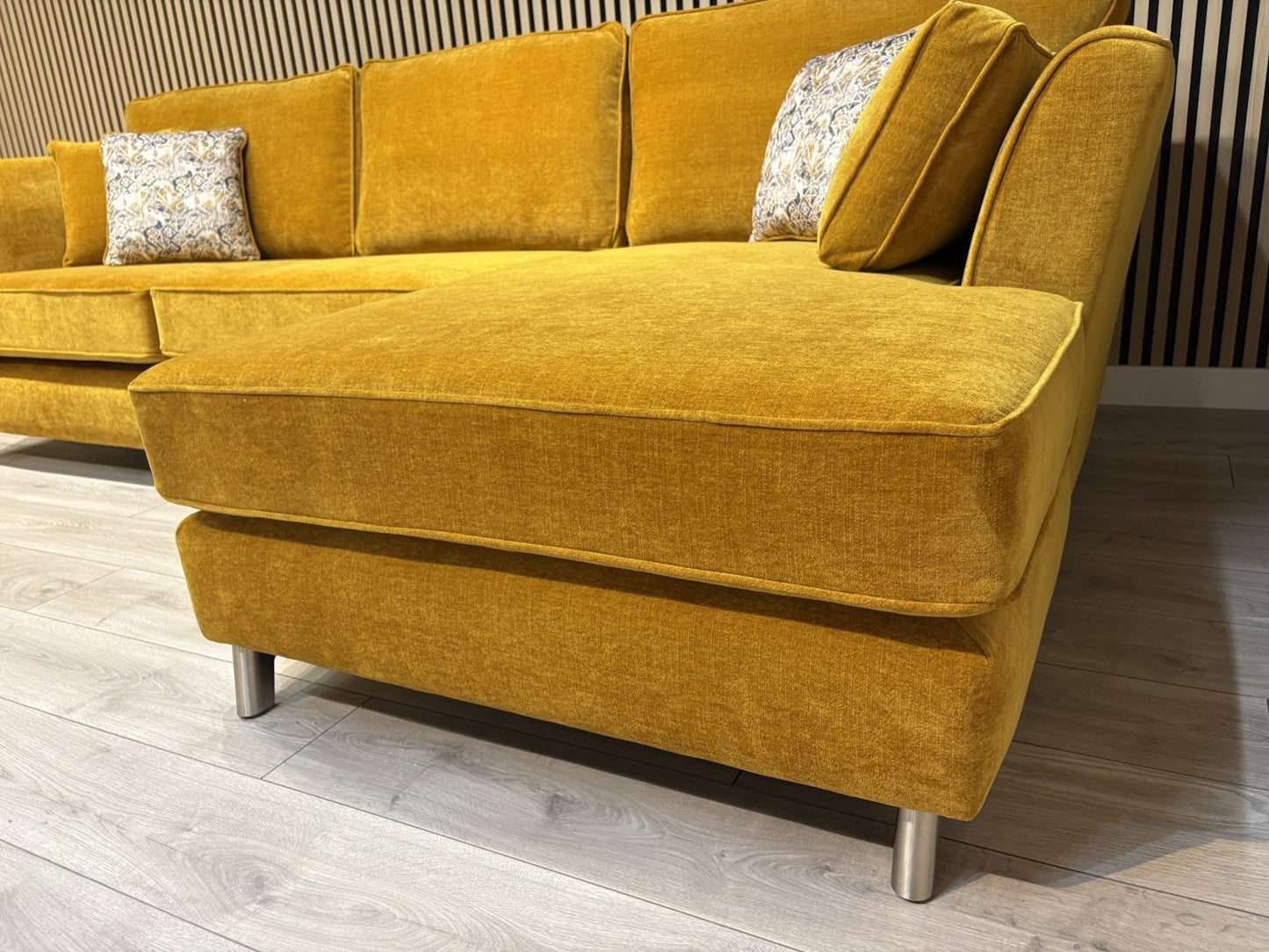 Furniture Village SASHA Fabric Large RHF Chaise Corner Sofa - RRP £3,295