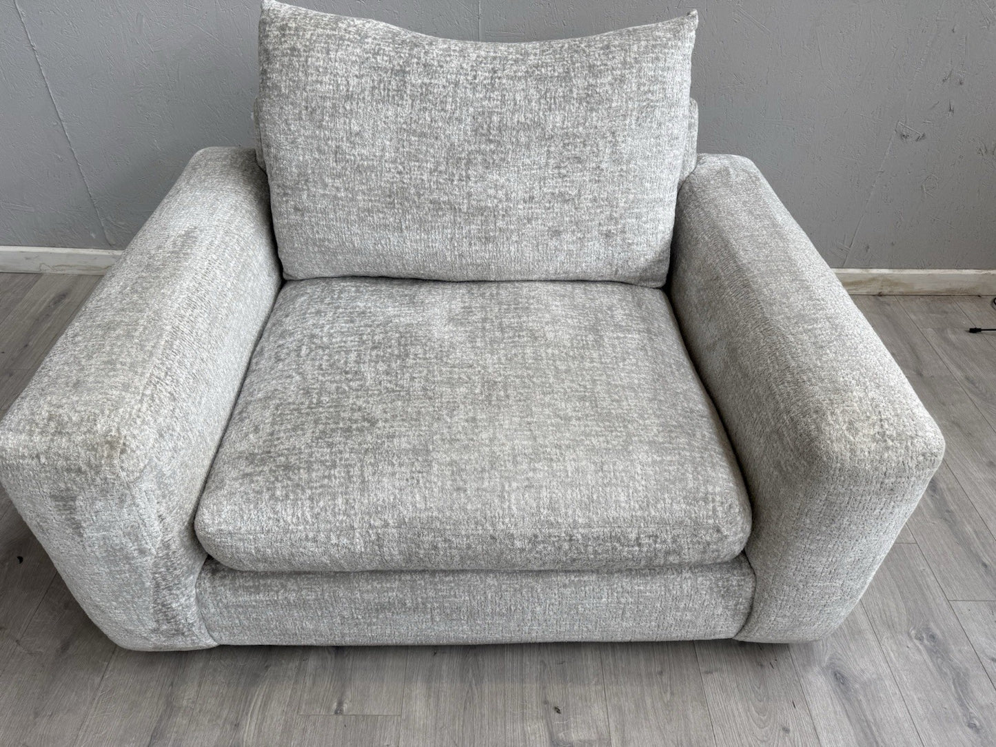 Furniture Village Boutique Pandora 4 Seater Split Sofa + Snuggler RRP £4895
