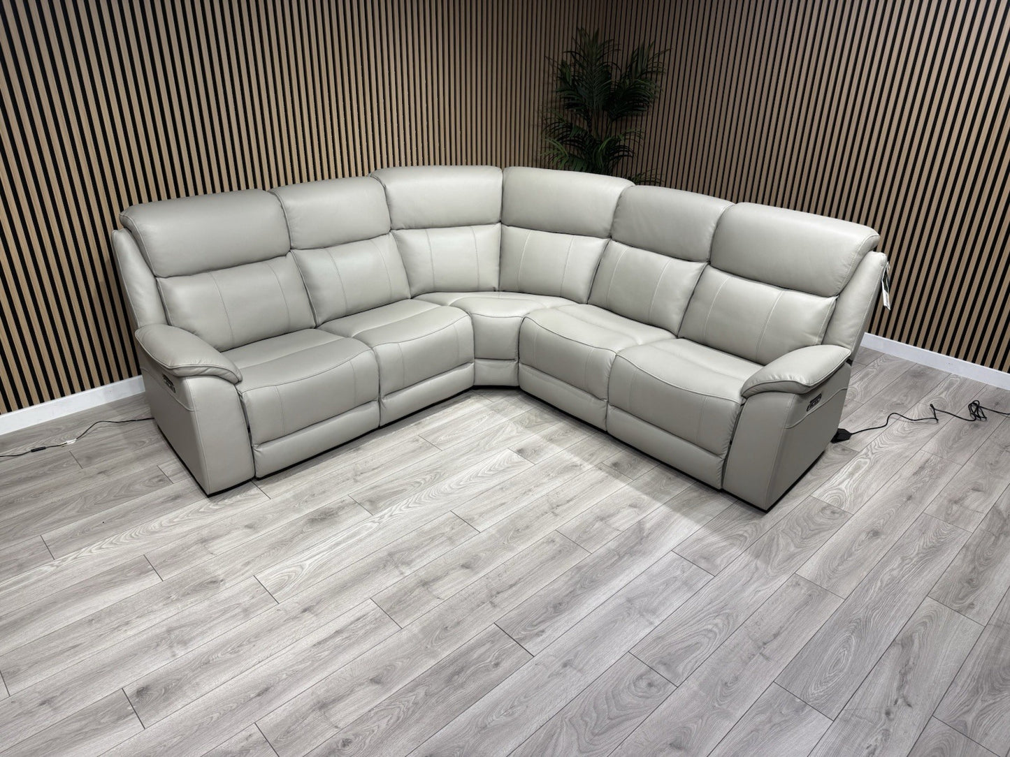 Furniture Village MORENO Style Leather Power Recliner Corner Sofa - RRP £3,395