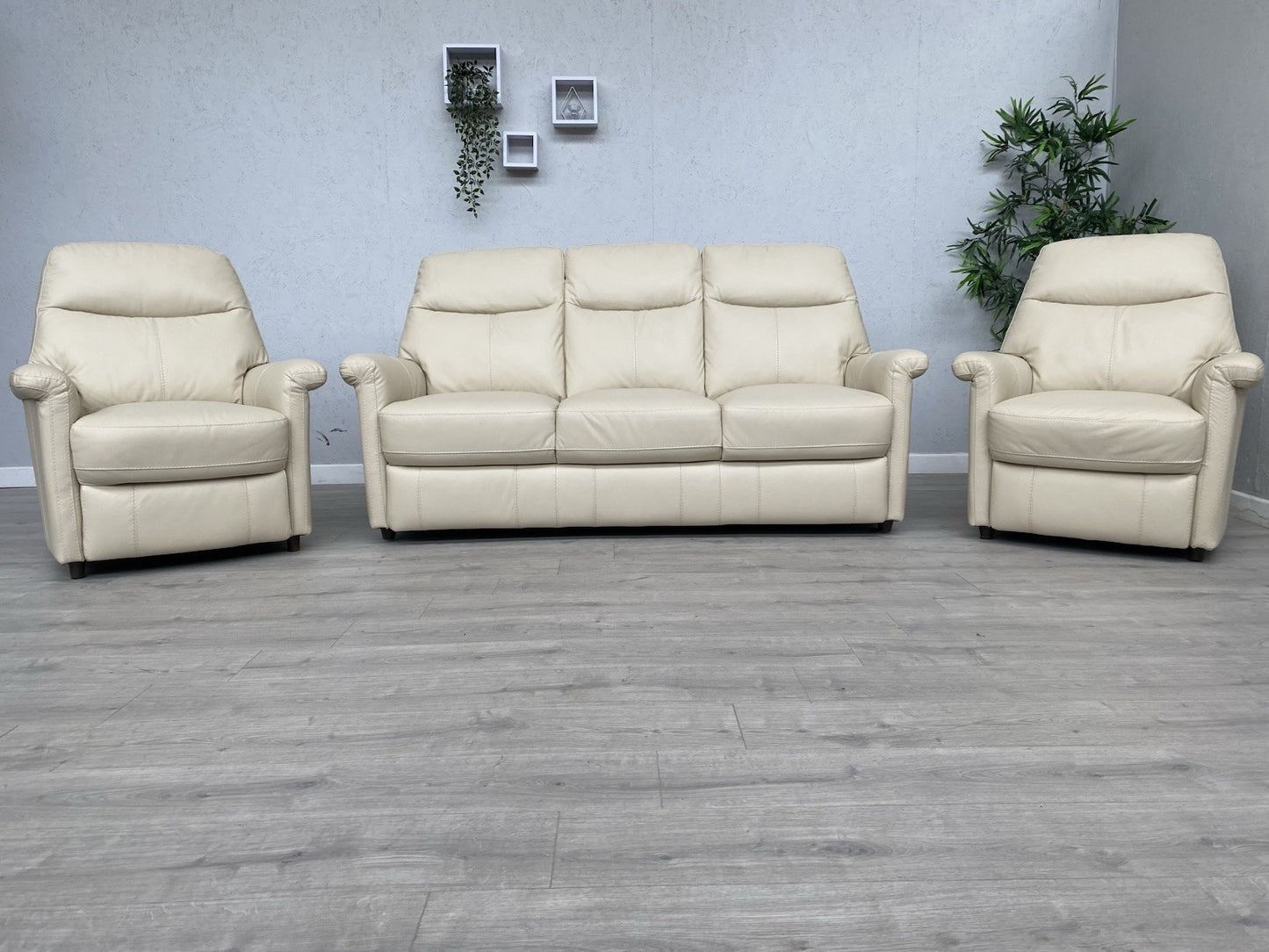 Furniture Village LILLE Leather Compact 3 Seat Sofa + 2 x Armchairs - RRP £3,185