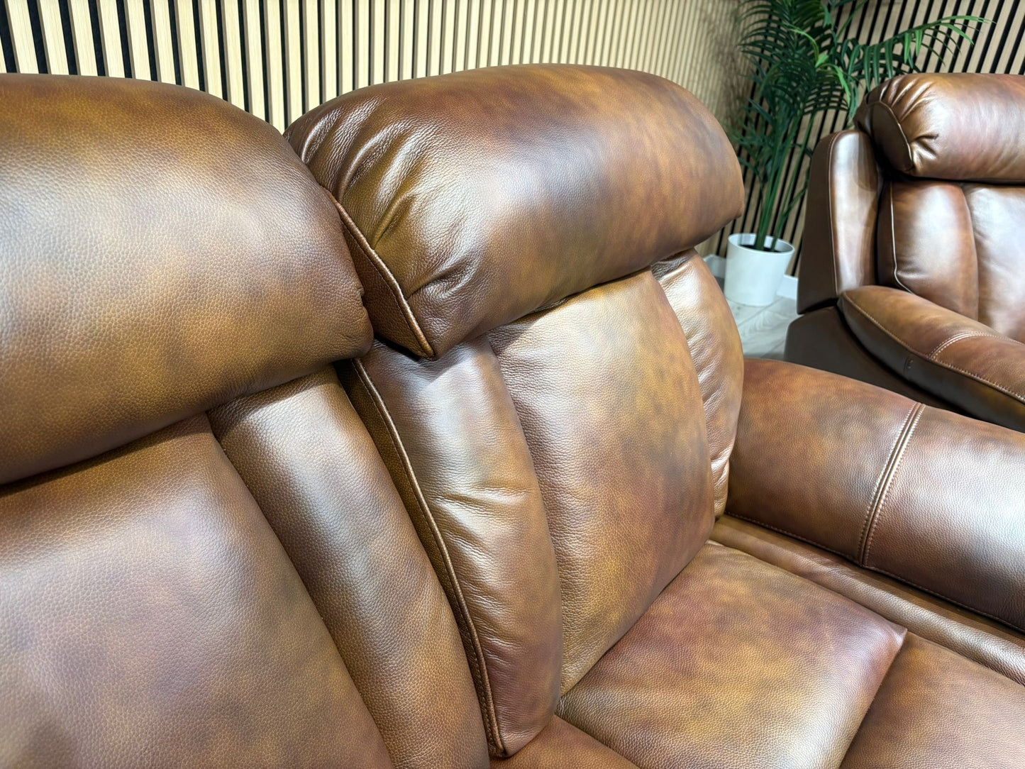 DFS Bravado Leather 3 Seater + 2 Seater Sofa Set, Power Recliners RRP: £3898