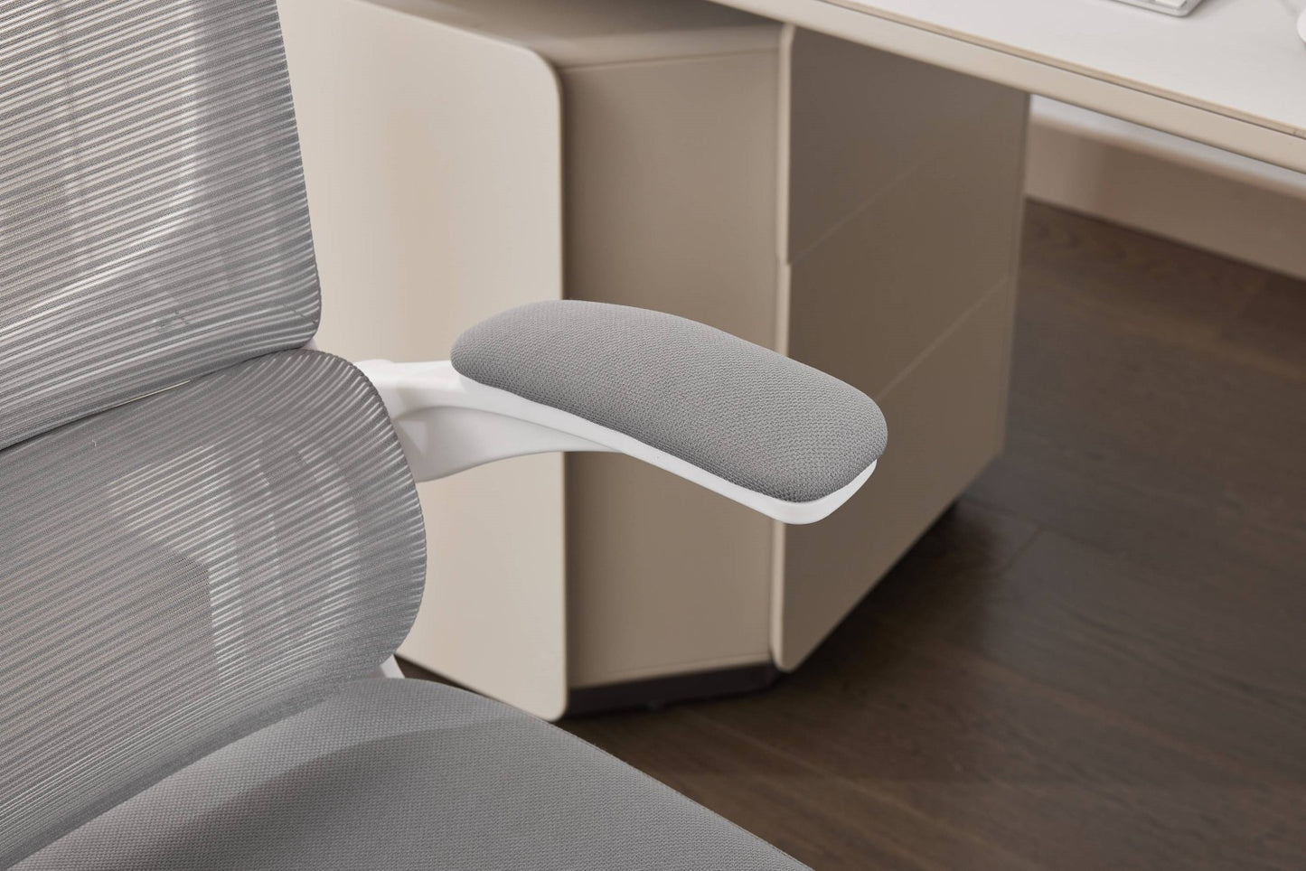 Supreme Mesh Grey White Office Chair