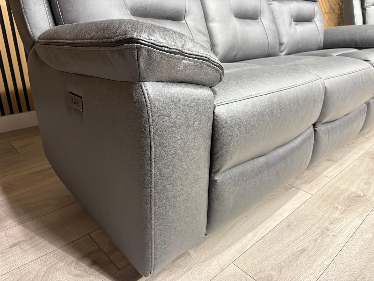 DFS Braylan 3+2 Seater Power Recliner Sofa Set with Console RRP £2498