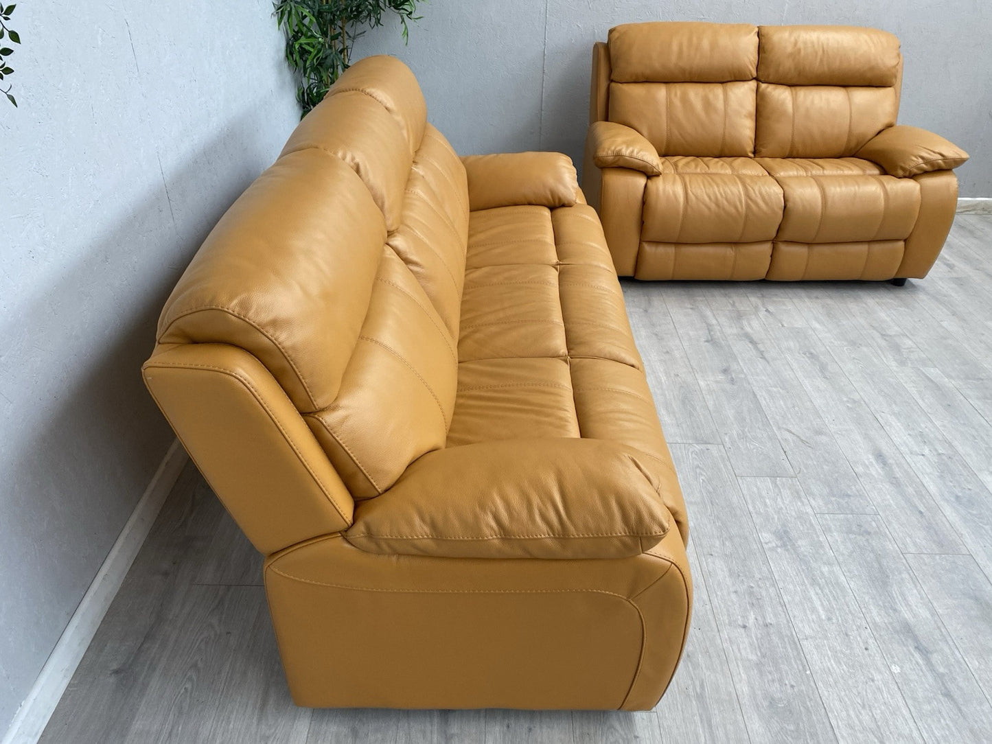 Furniture Village MORENO Leather 3 Seater + 2 Seater Sofa Set - RRP £3,090